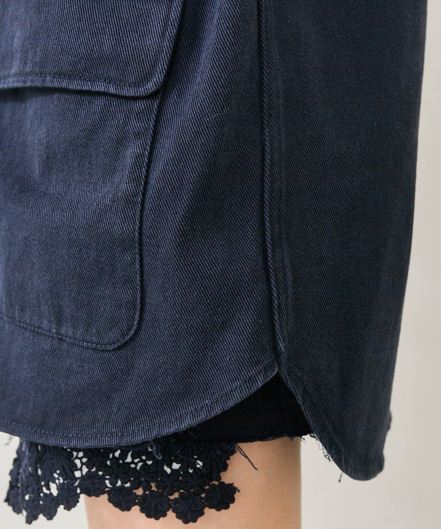 mystic(ミスティック) 裾レースツイルジャケット