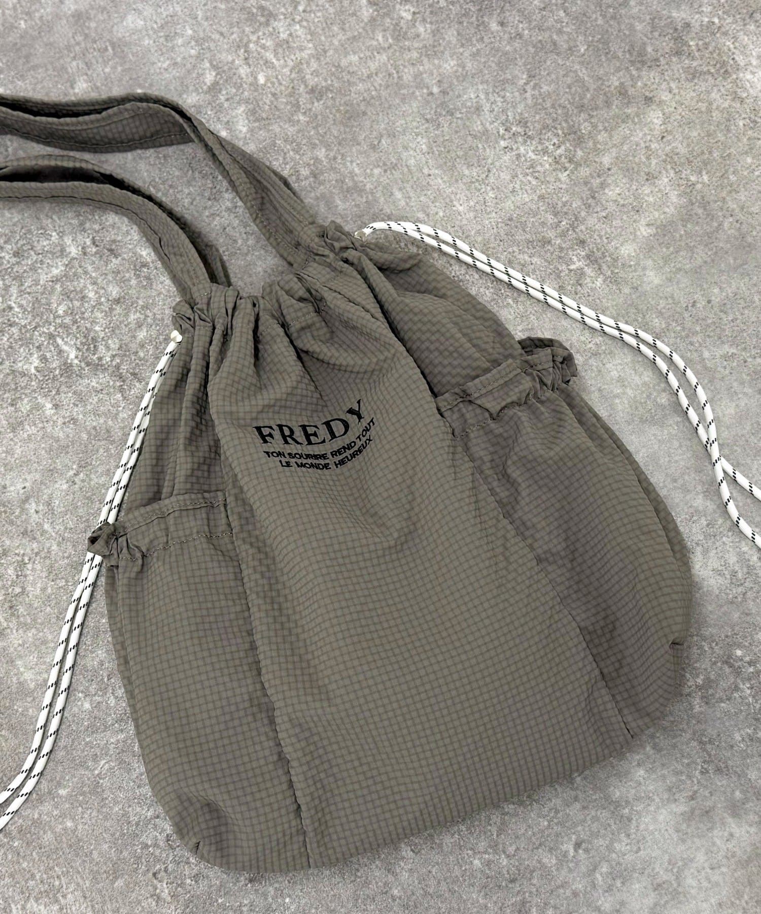 FREDY & GLOSTER(フレディ アンド グロスター) 撥水サッカーサイドポケットトートバッグ