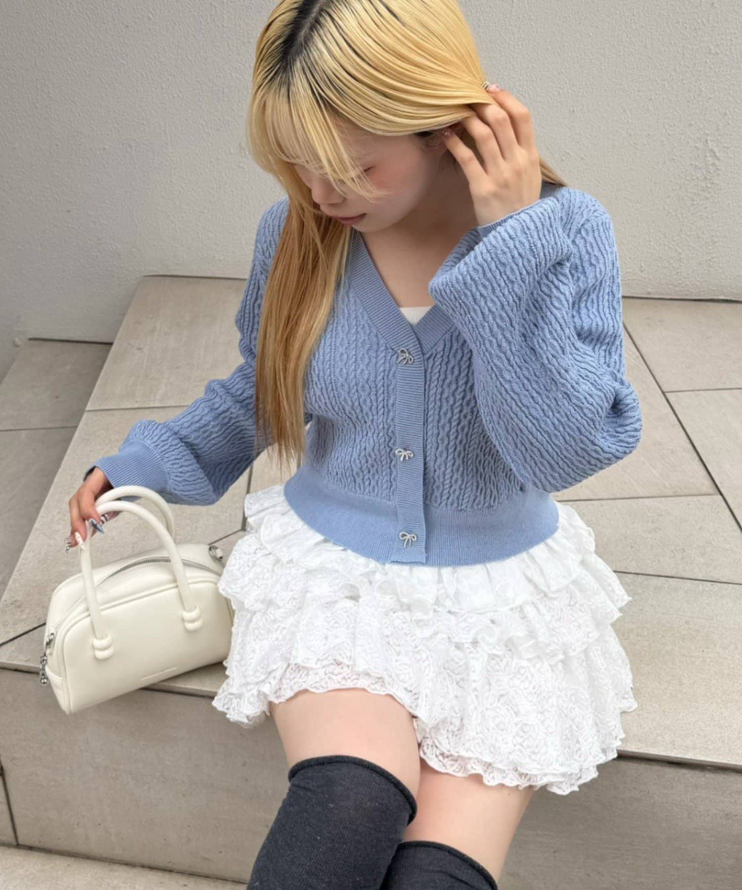 Remind me and forever(リマインドミーアンドフォーエバー) 裾レースリボン釦カーディガン