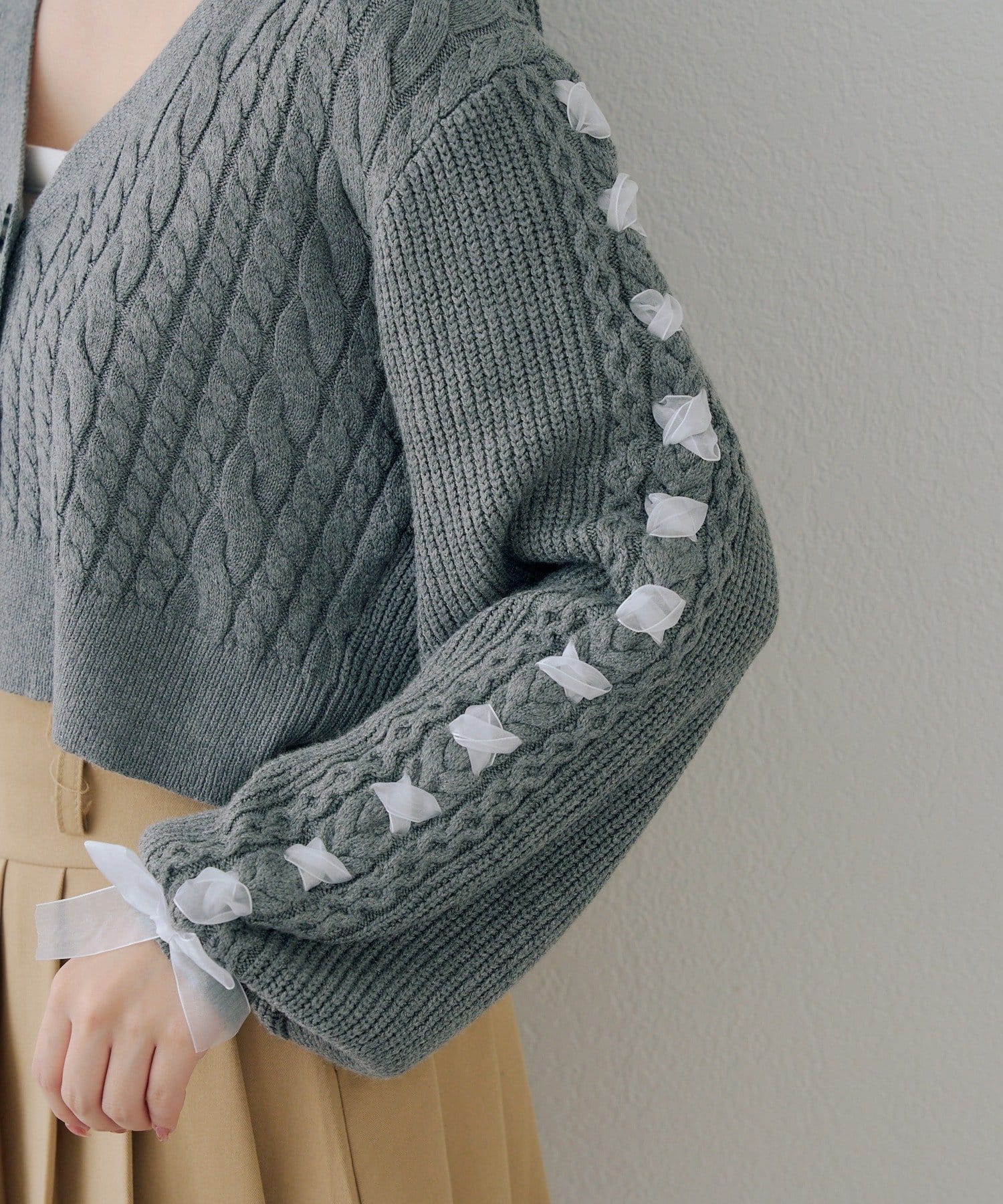 Remind me and forever(リマインドミーアンドフォーエバー) 袖レースアップカーデ