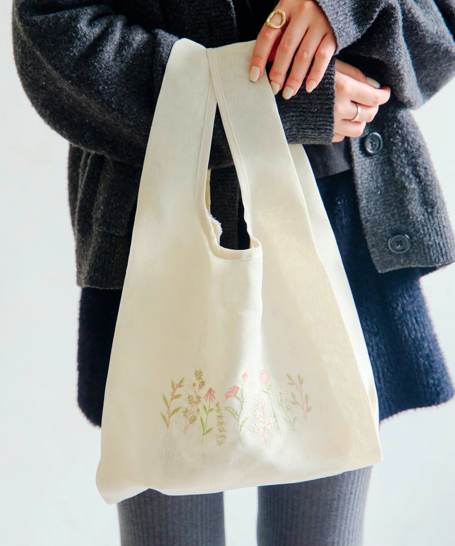 salut!(サリュ) ガーデン刺繍マルシェバッグ