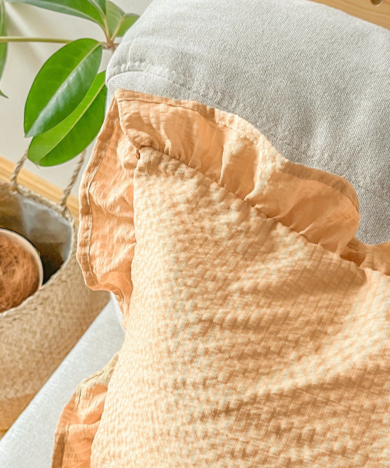 salut!(サリュ) ストライプフリルクッションカバー45×45cm