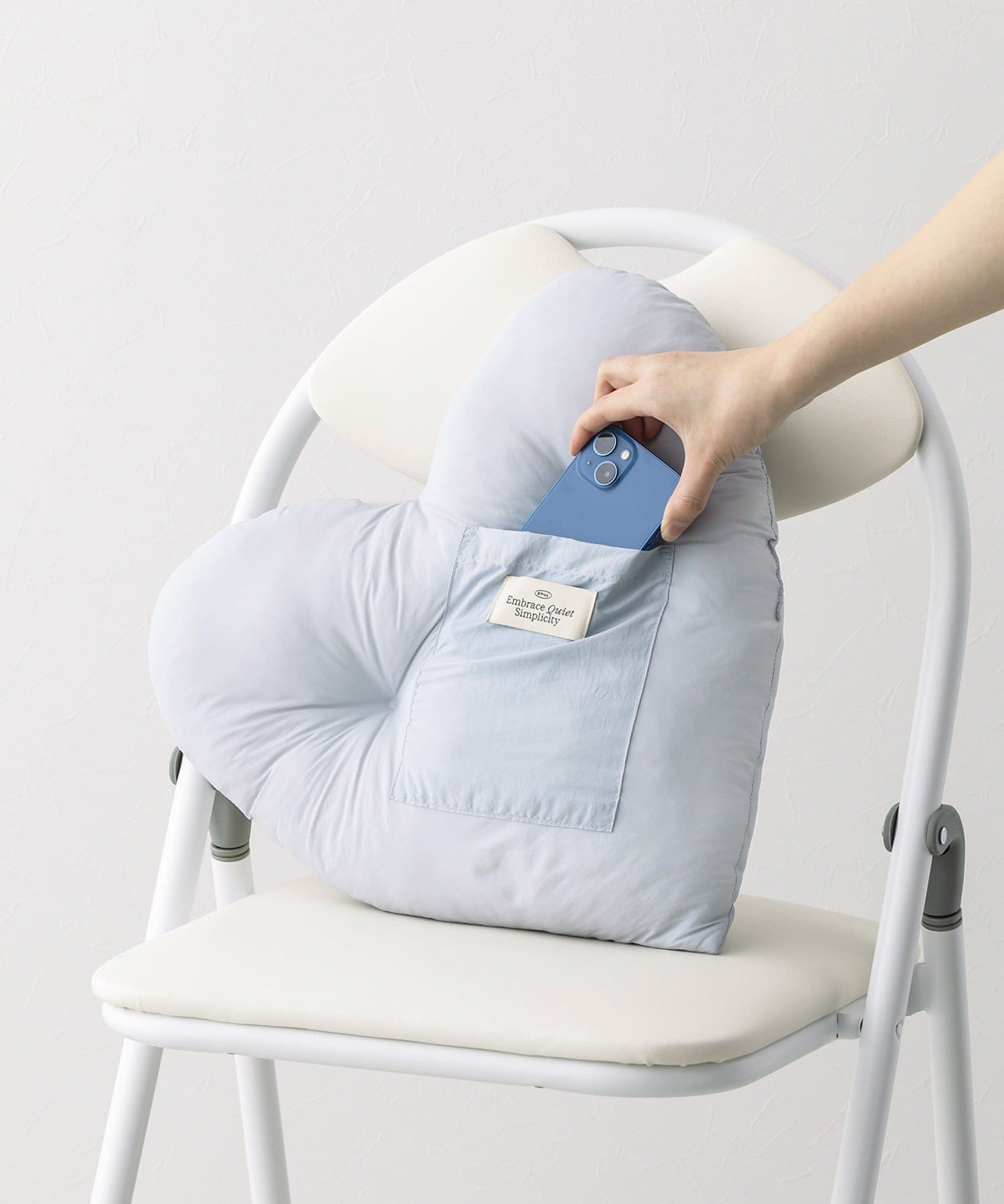 3COINS(スリーコインズ) モコモコハート型クッション