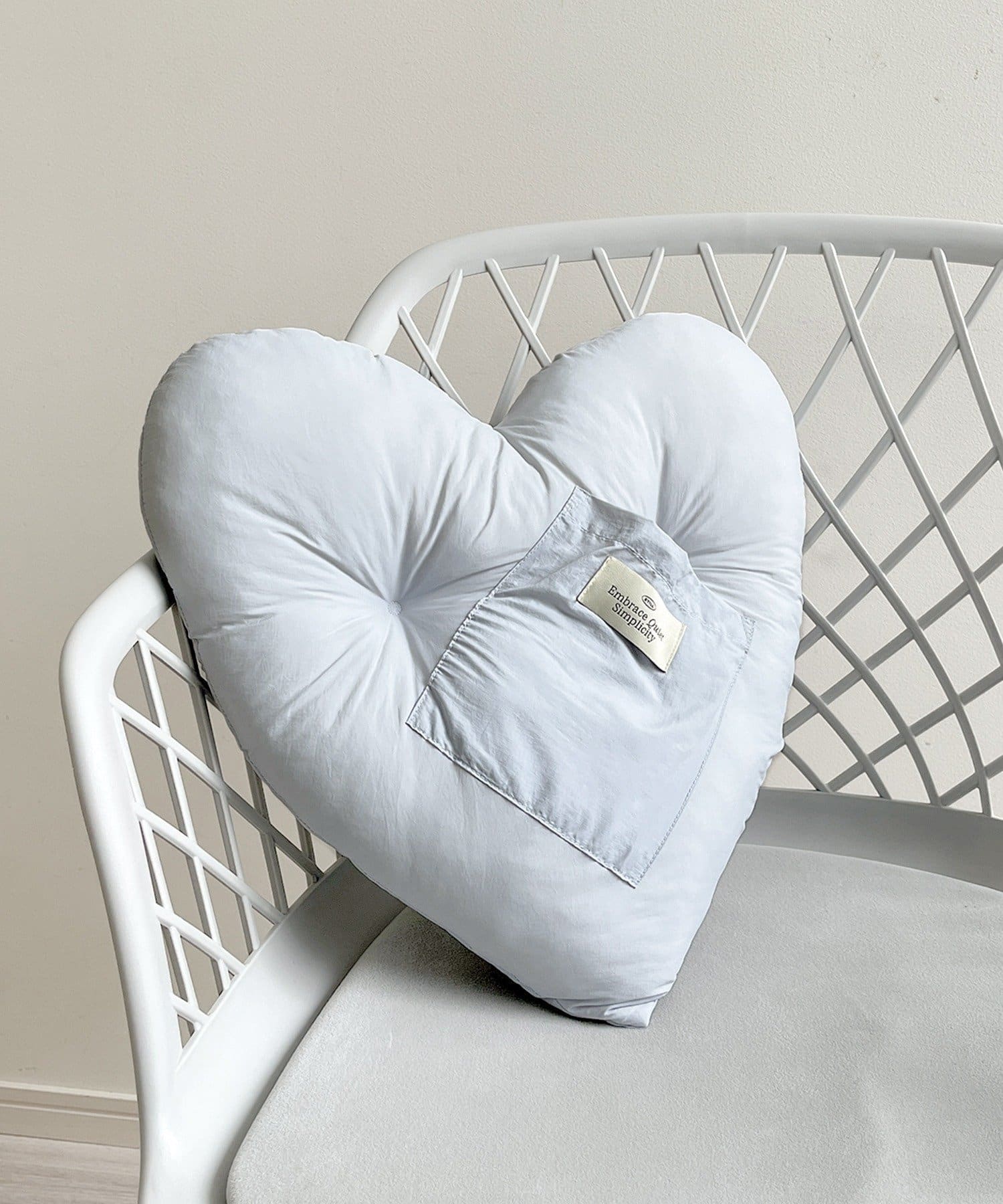 3COINS(スリーコインズ) モコモコハート型クッション