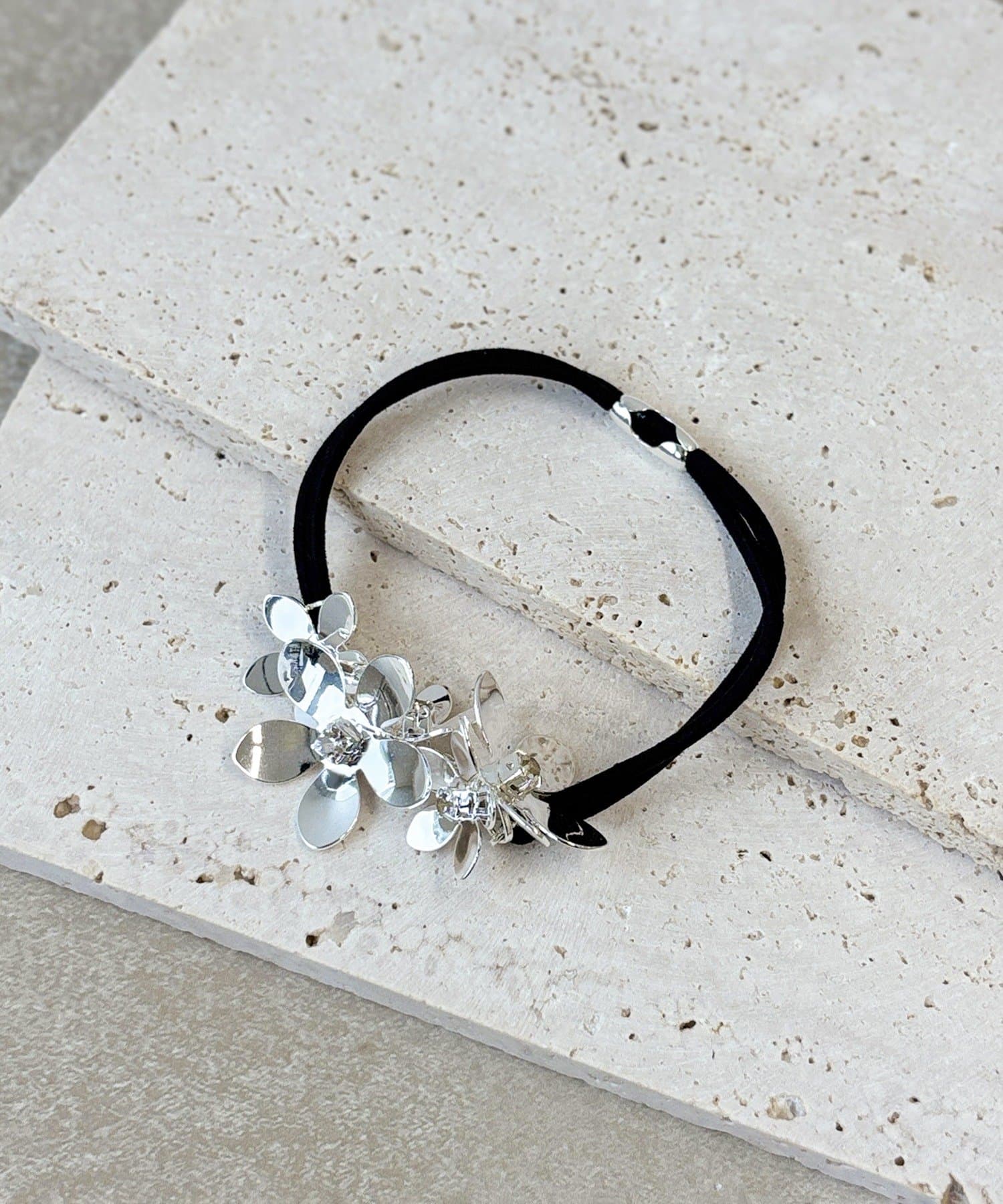 3COINS(スリーコインズ) メタルフラワーポニー