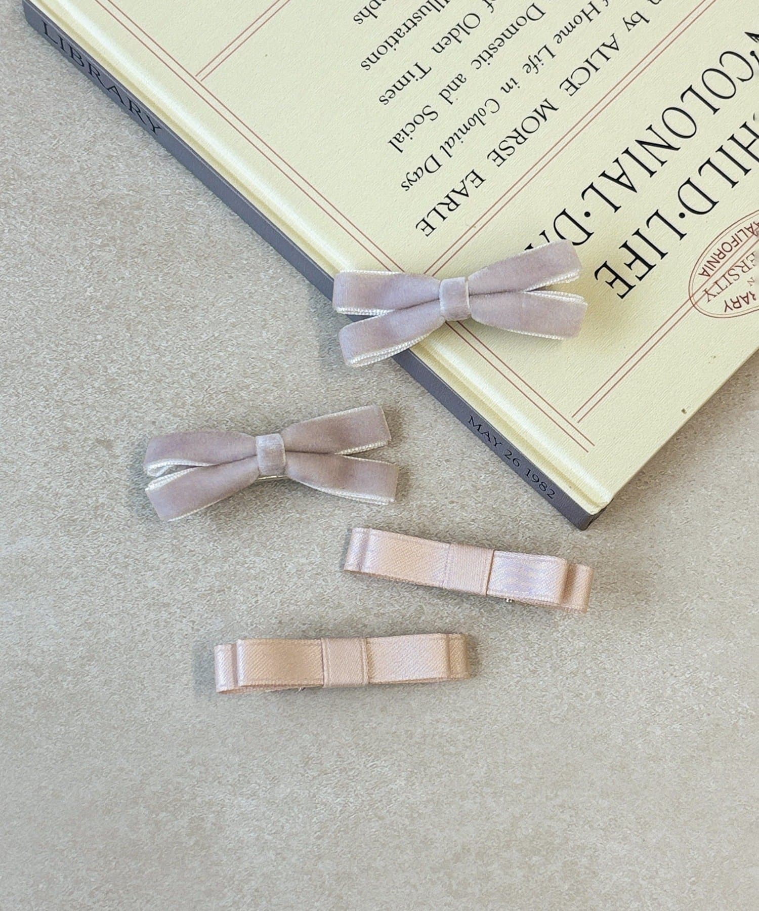 3COINS(スリーコインズ) リボンクリップ4個セット