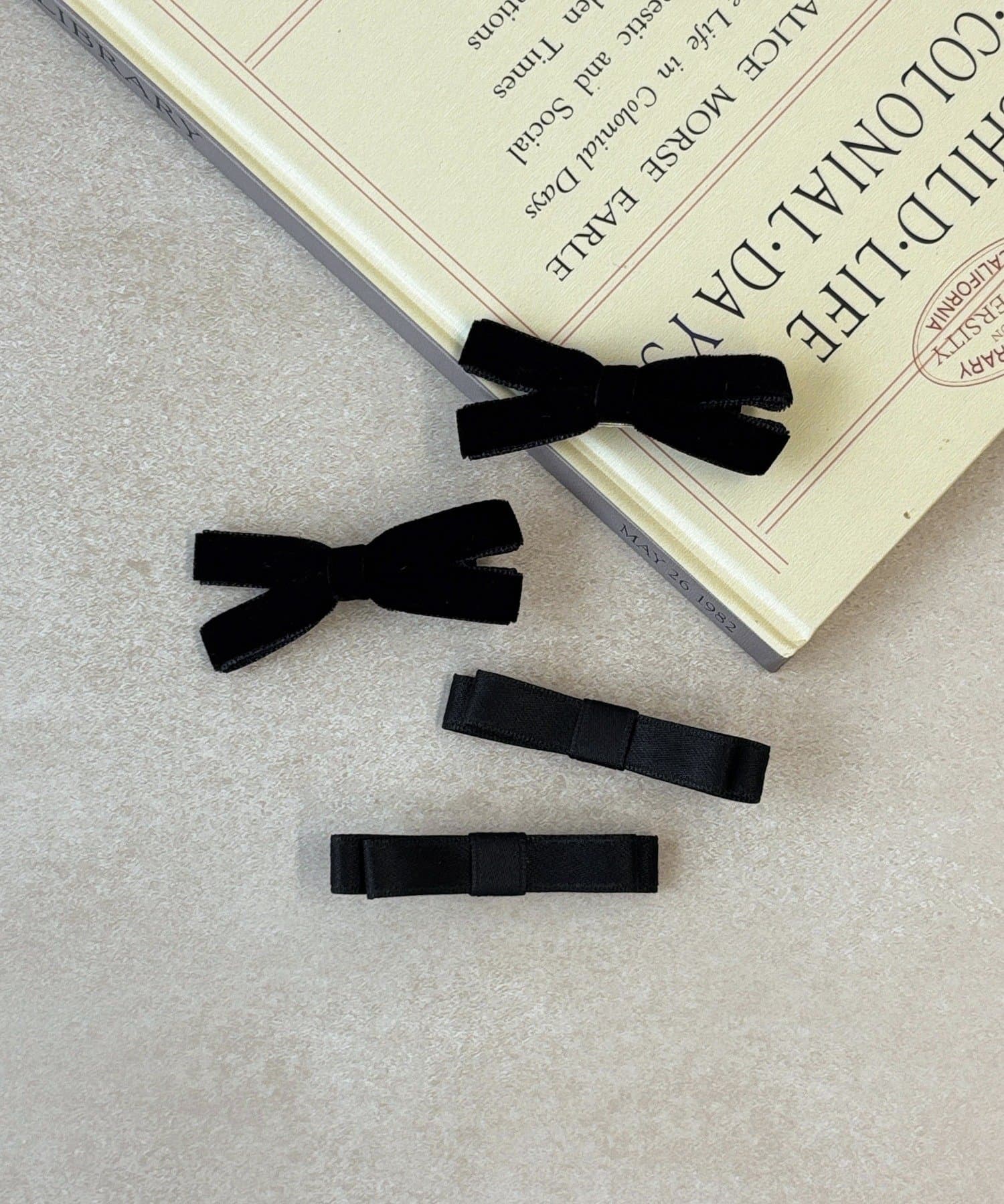 3COINS(スリーコインズ) リボンクリップ4個セット