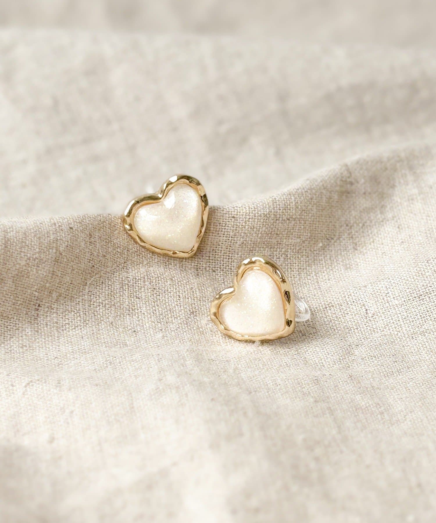 3COINS(スリーコインズ) プックリラメハート樹脂イヤリング／KIDS