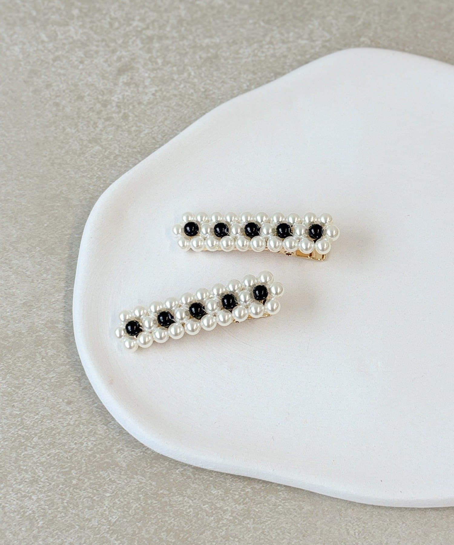 3COINS(スリーコインズ) フラワーパールミニクリップ2個セット