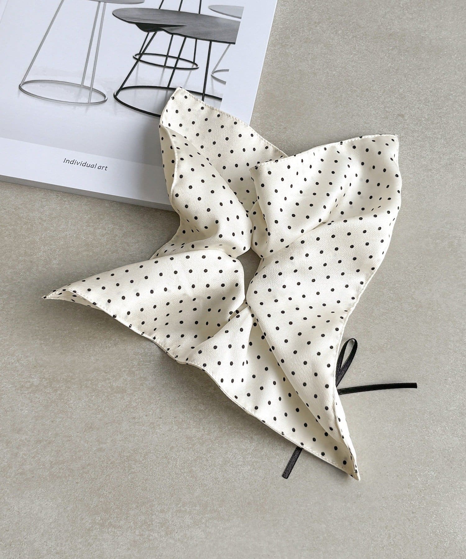 3COINS(スリーコインズ) ドットスクエアビッグシュシュ