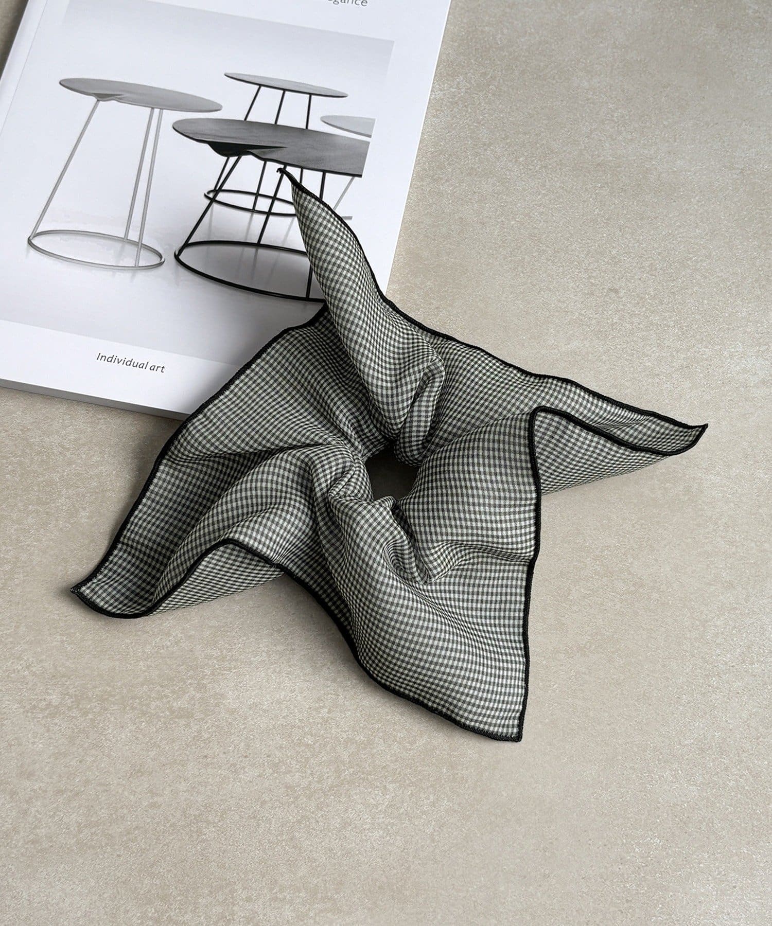 3COINS(スリーコインズ) チェックスクエアビッグシュシュ