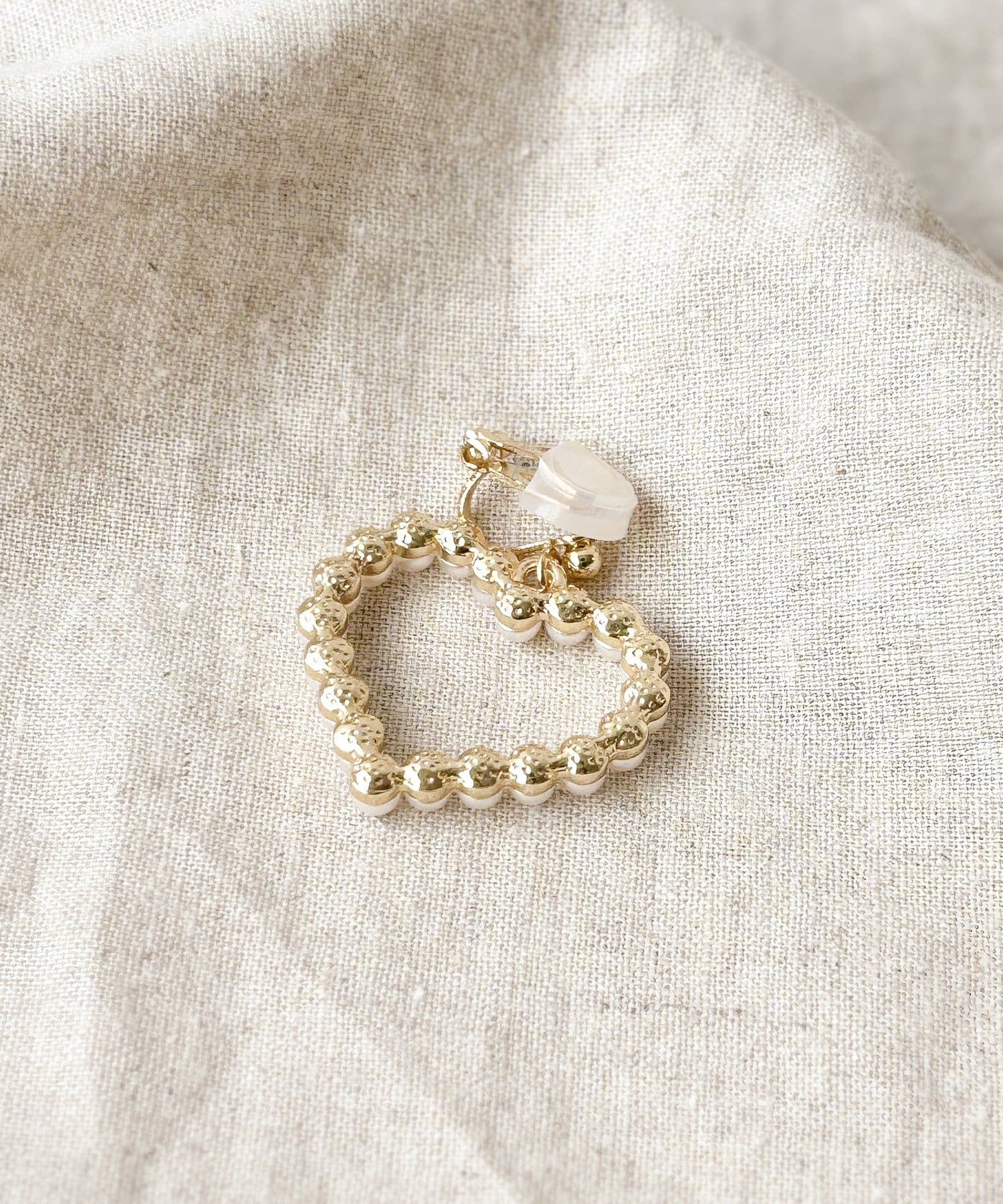 3COINS(スリーコインズ) パールハートイヤリング／KIDS