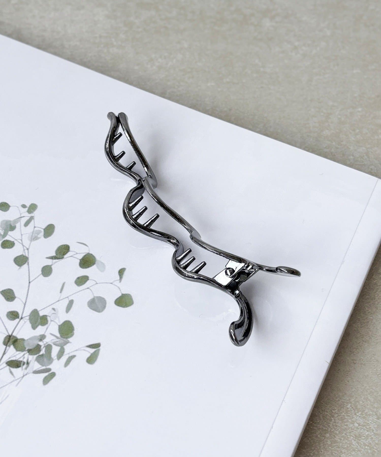 3COINS(スリーコインズ) メタルナミナミクリップ