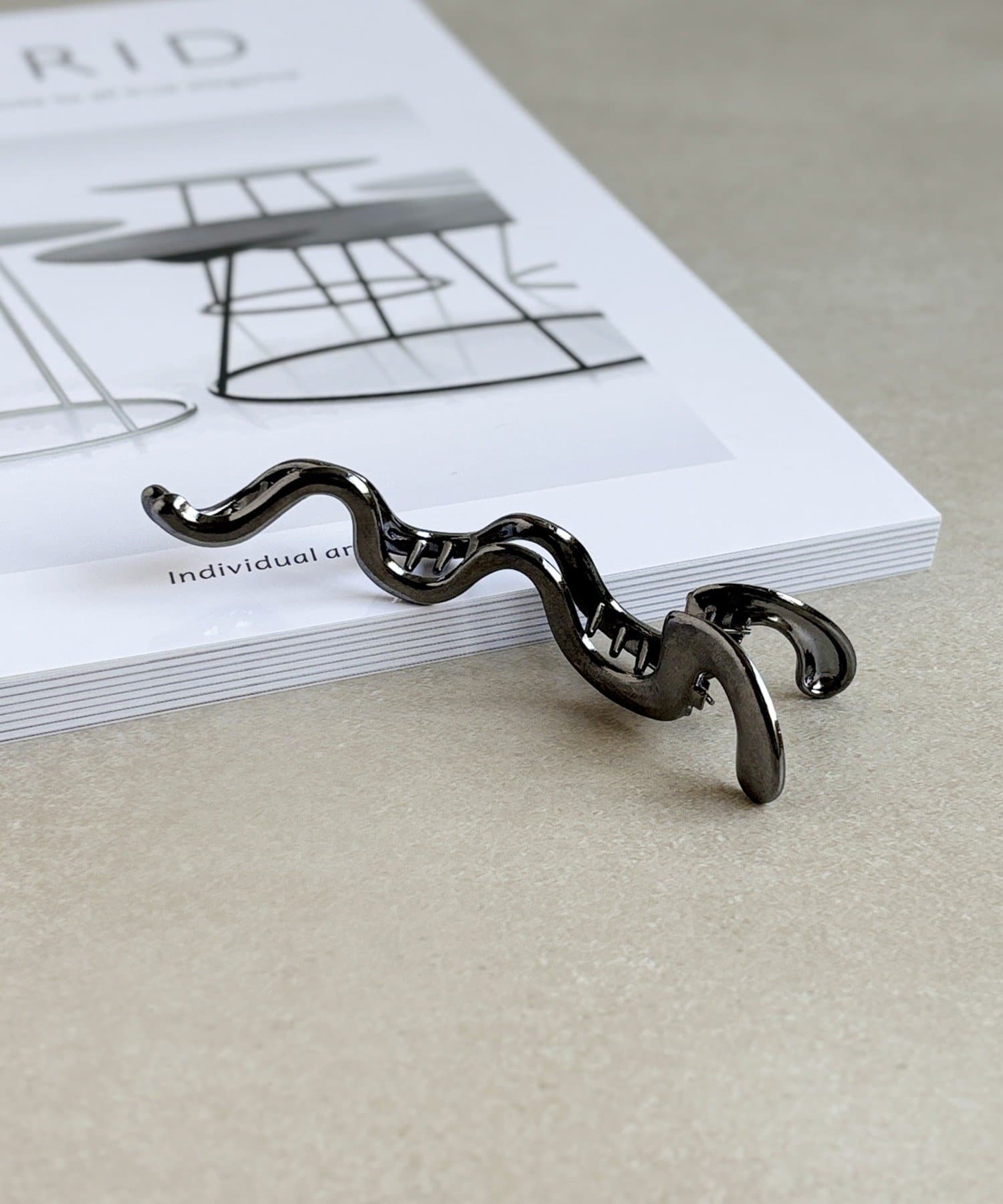 3COINS(スリーコインズ) メタルナミナミクリップ