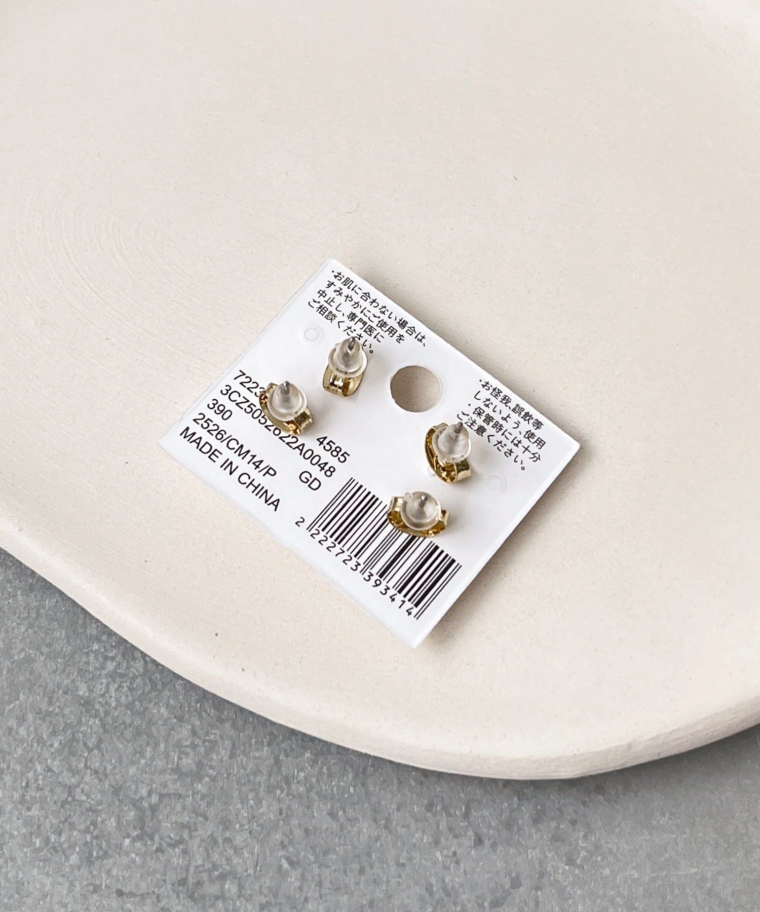 3COINS(スリーコインズ) リボンピアス4個セット