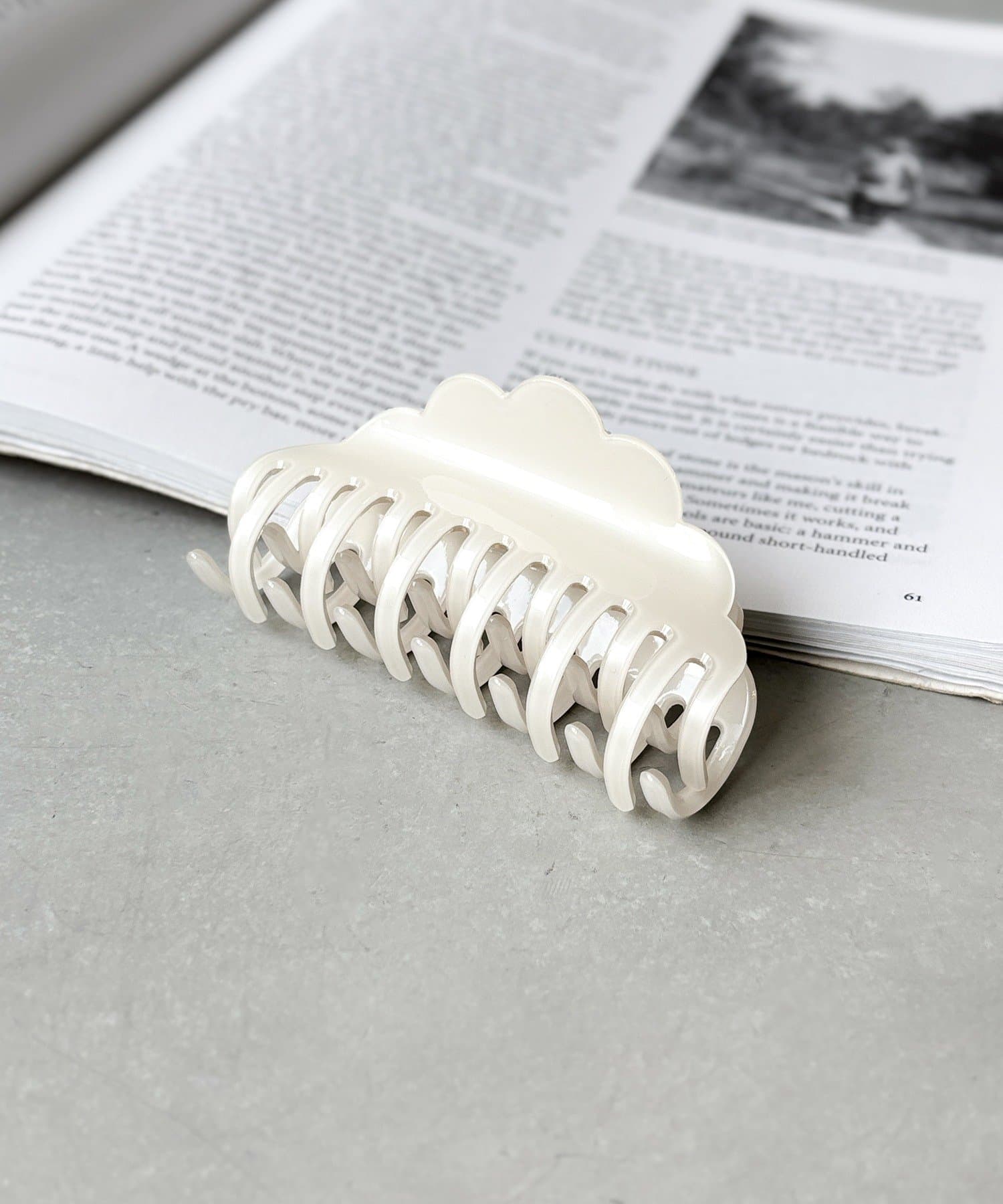 3COINS(スリーコインズ) ダブルコームスカラップカラーバンス