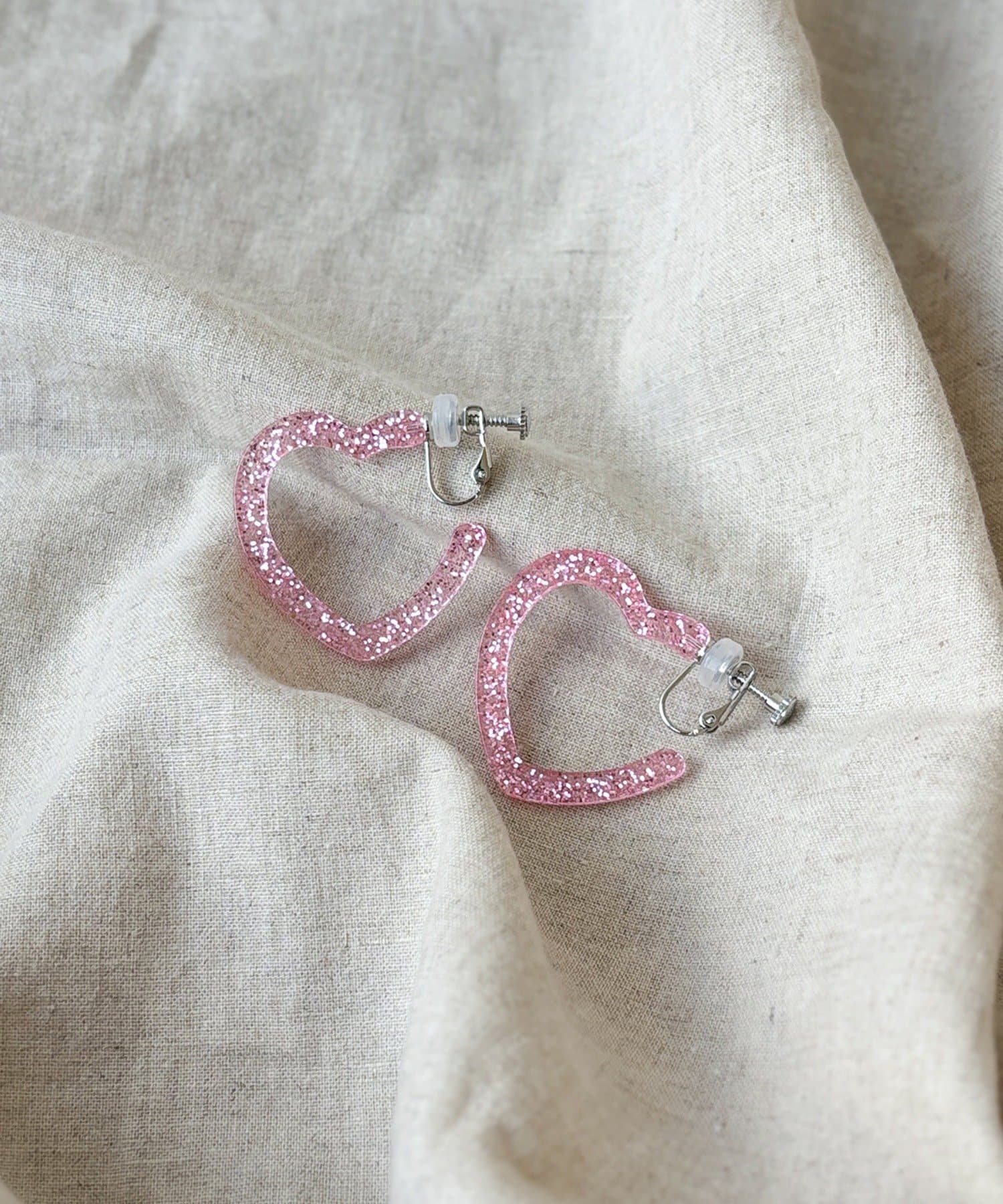 3COINS(スリーコインズ) ラメハートフープイヤリング／KIDS