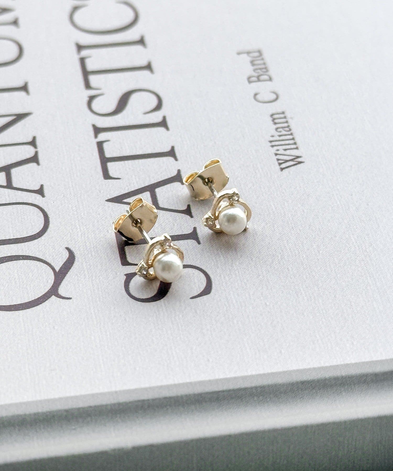 3COINS(スリーコインズ) センターパールピアス