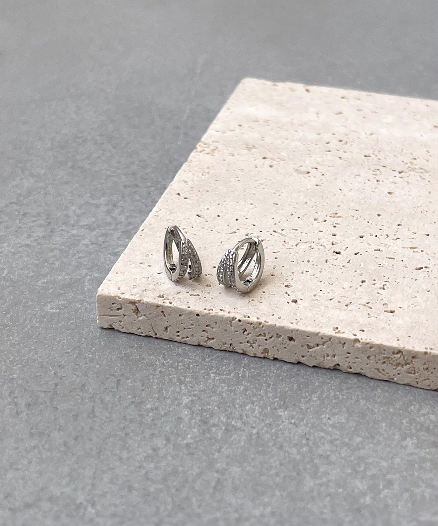 3COINS(スリーコインズ) ミニキラキラワンタッチピアス