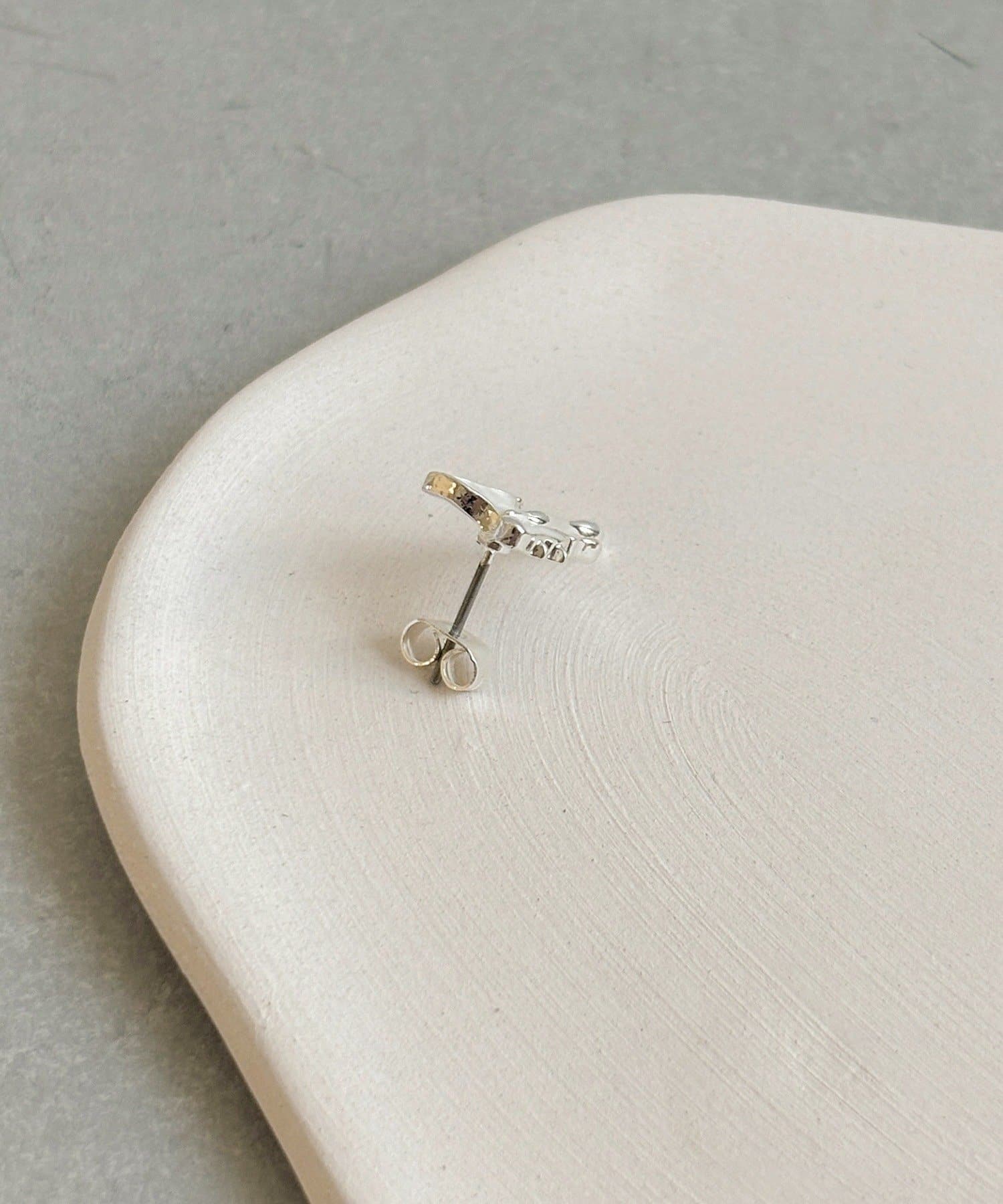 3COINS(スリーコインズ) カラーバタフライピアス