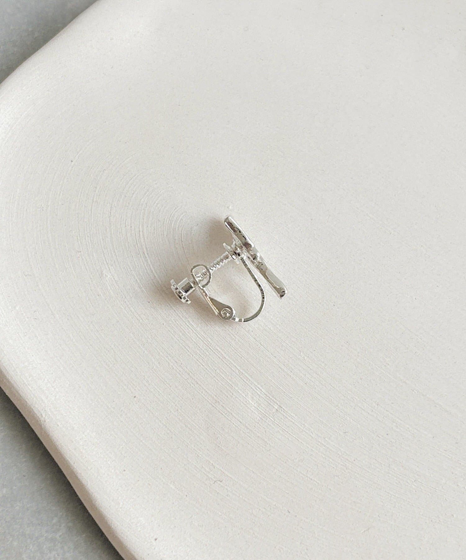 3COINS(スリーコインズ) カラーバタフライイヤリング