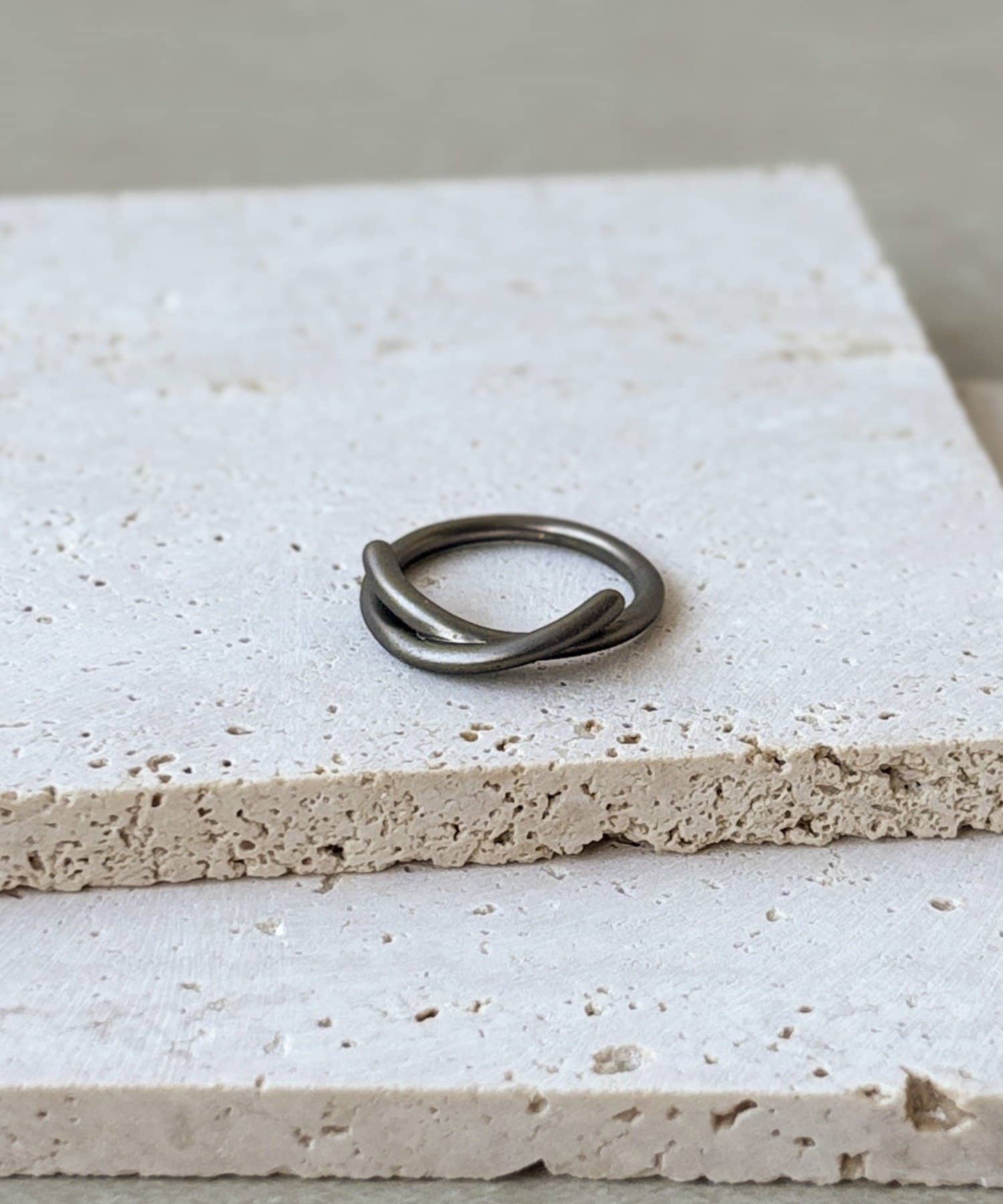 3COINS(スリーコインズ) マットクロスリング