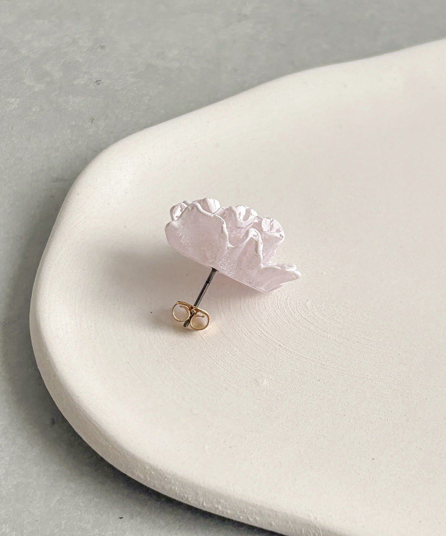 3COINS(スリーコインズ) ビッグフラワーピアス