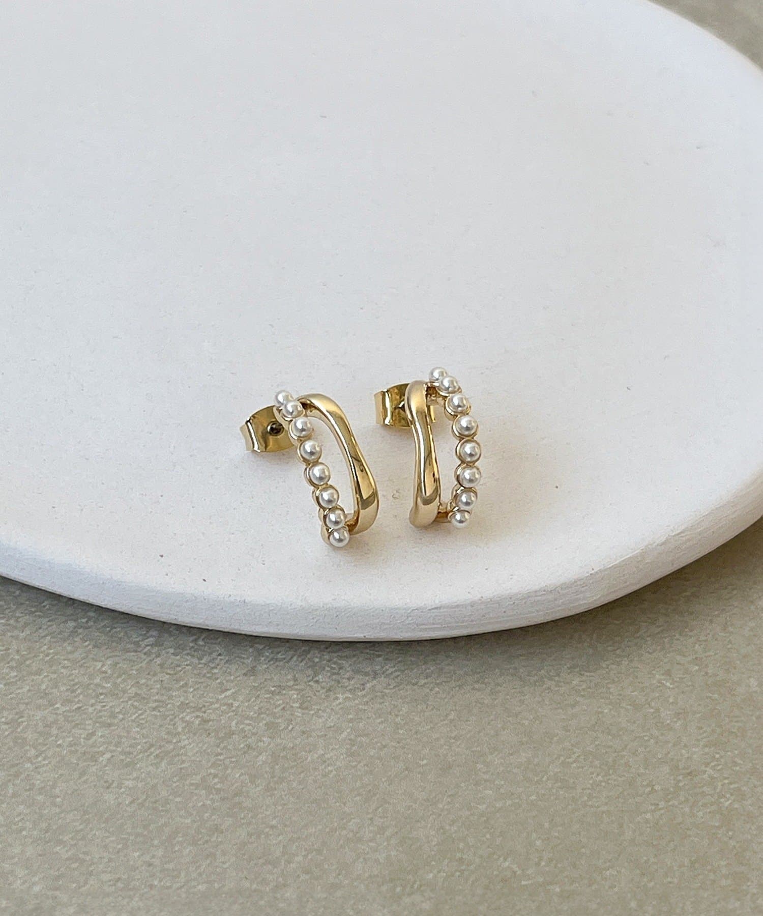 3COINS(スリーコインズ) パール2連フープピアス