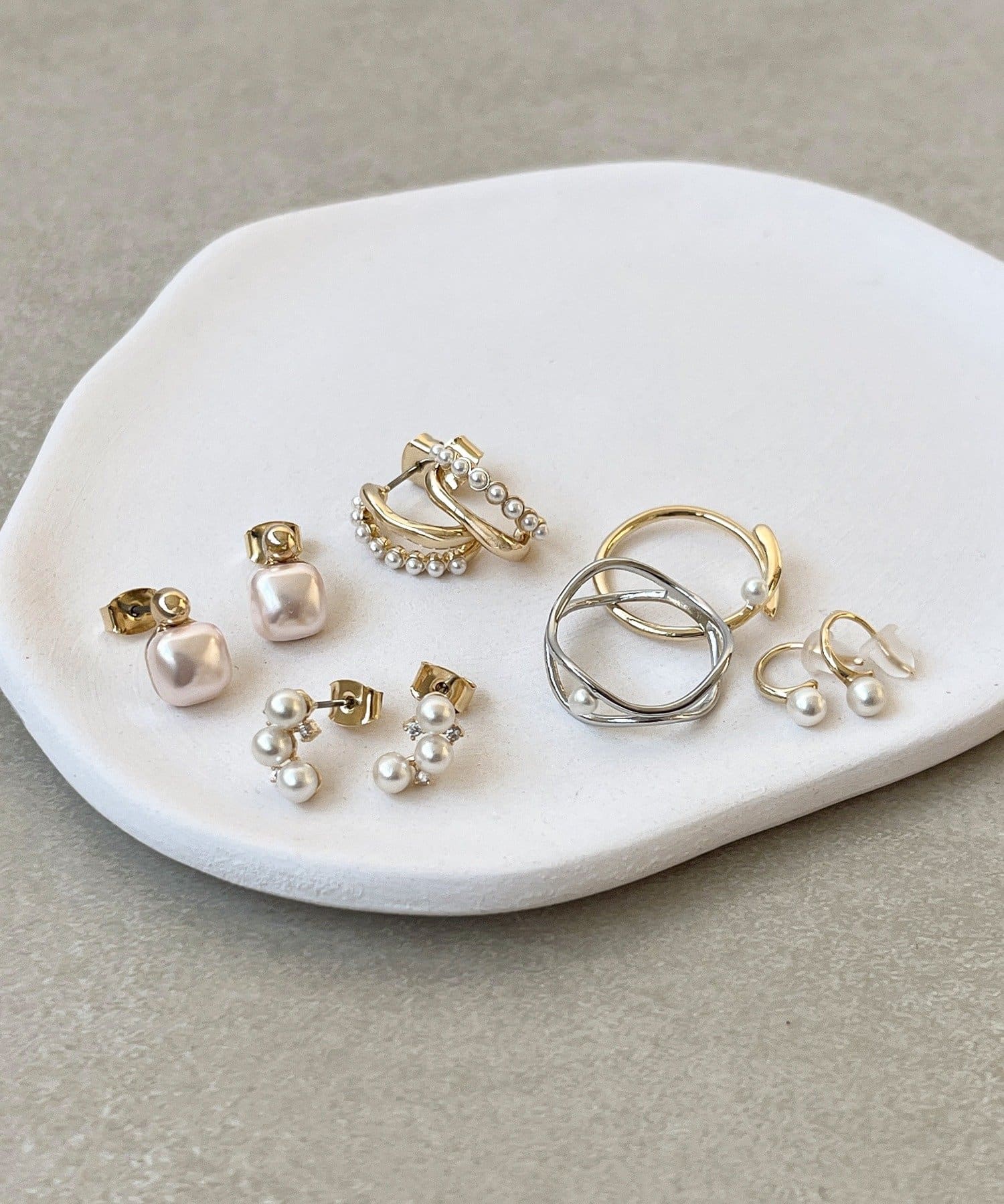 3COINS(スリーコインズ) 3パールピアス