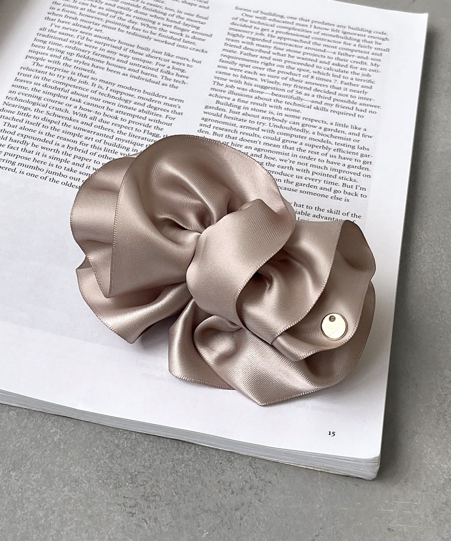 3COINS(スリーコインズ) サテンドレープバナナ