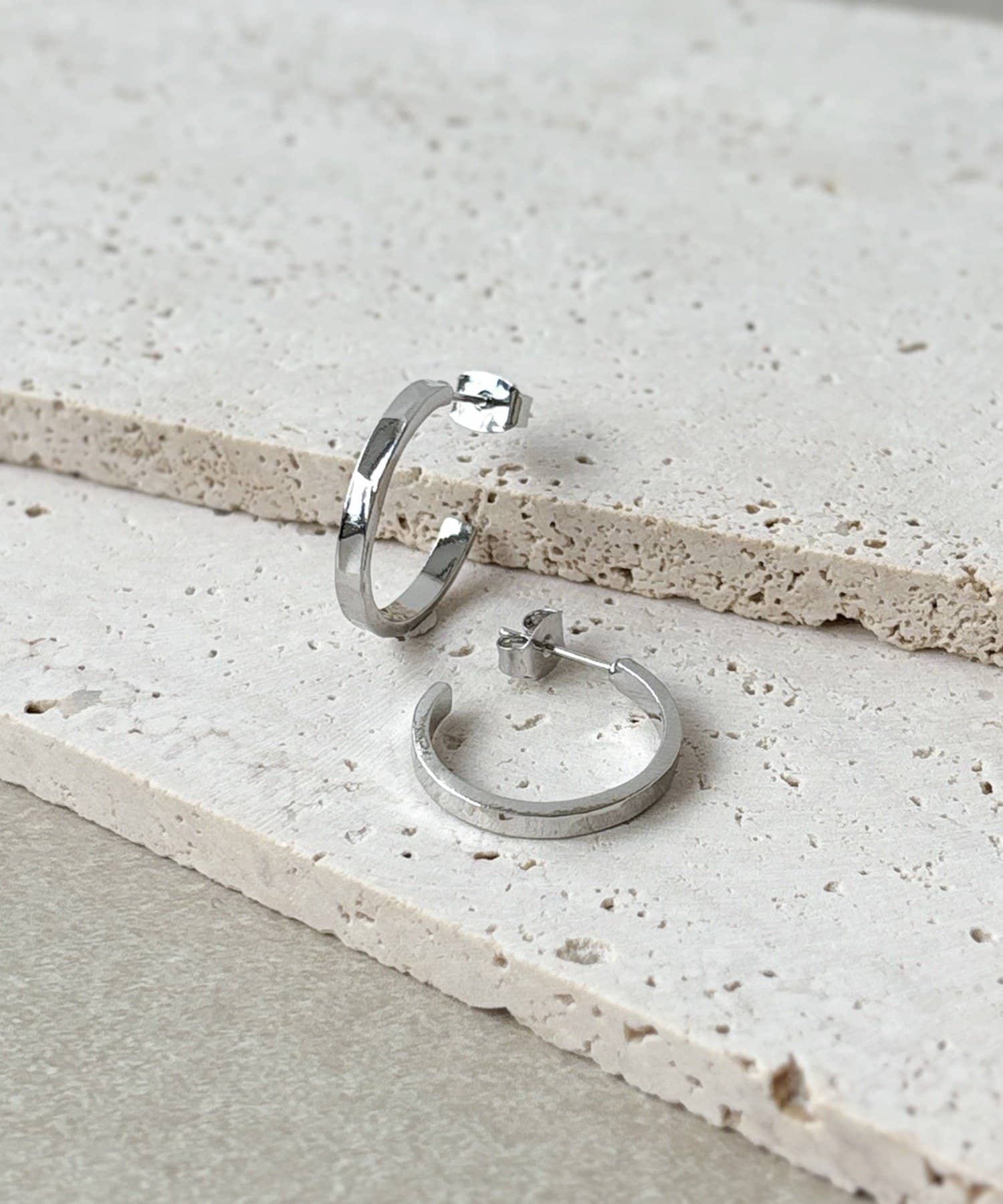 3COINS(スリーコインズ) タタキメタルフープピアス