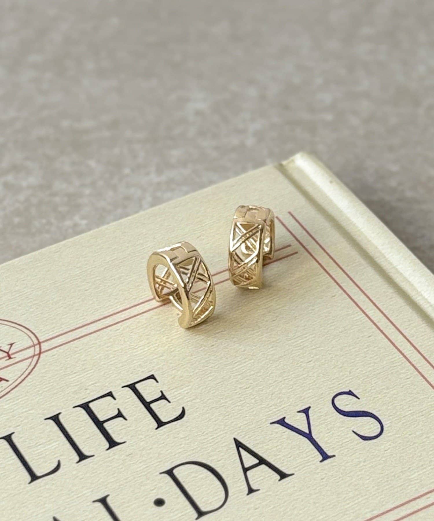 3COINS(スリーコインズ) クロスメタルワンタッチピアス