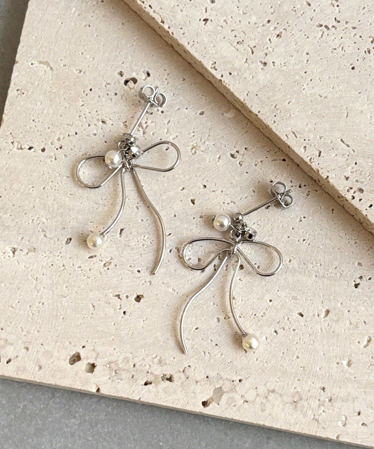 3COINS(スリーコインズ) ラインリボンピアス