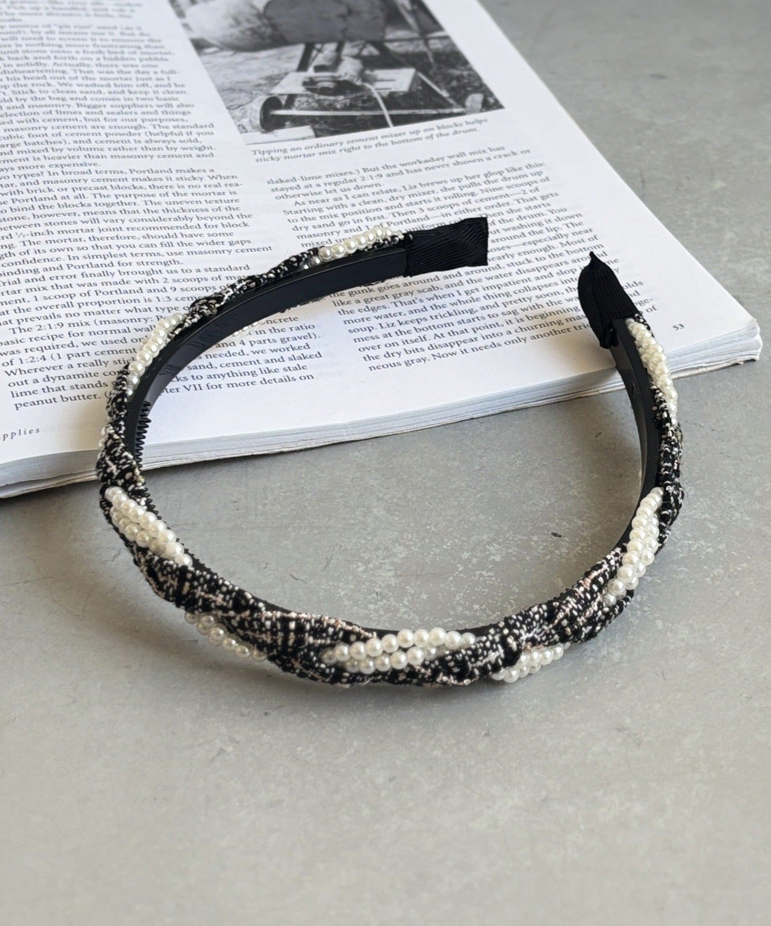 3COINS(スリーコインズ) ツイードツイストカチューシャ