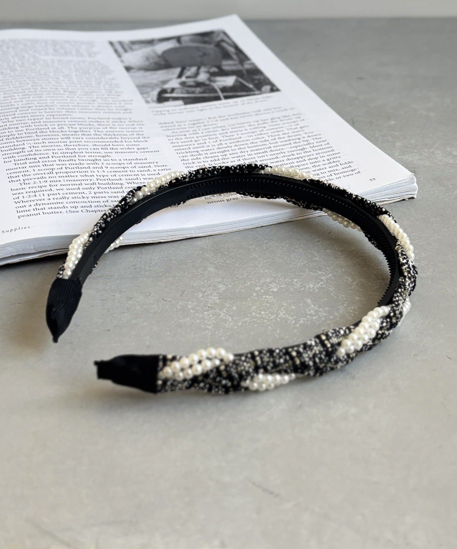 3COINS(スリーコインズ) ツイードツイストカチューシャ