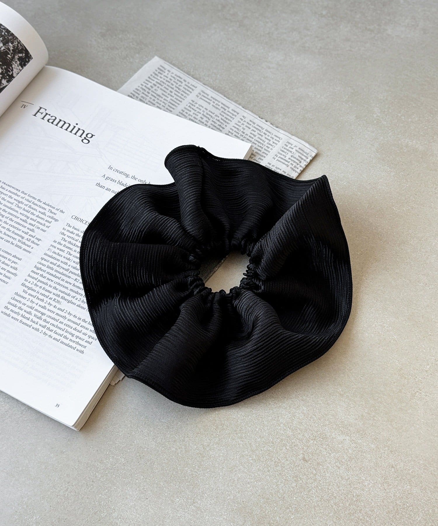 3COINS(スリーコインズ) サテンビッグシュシュ