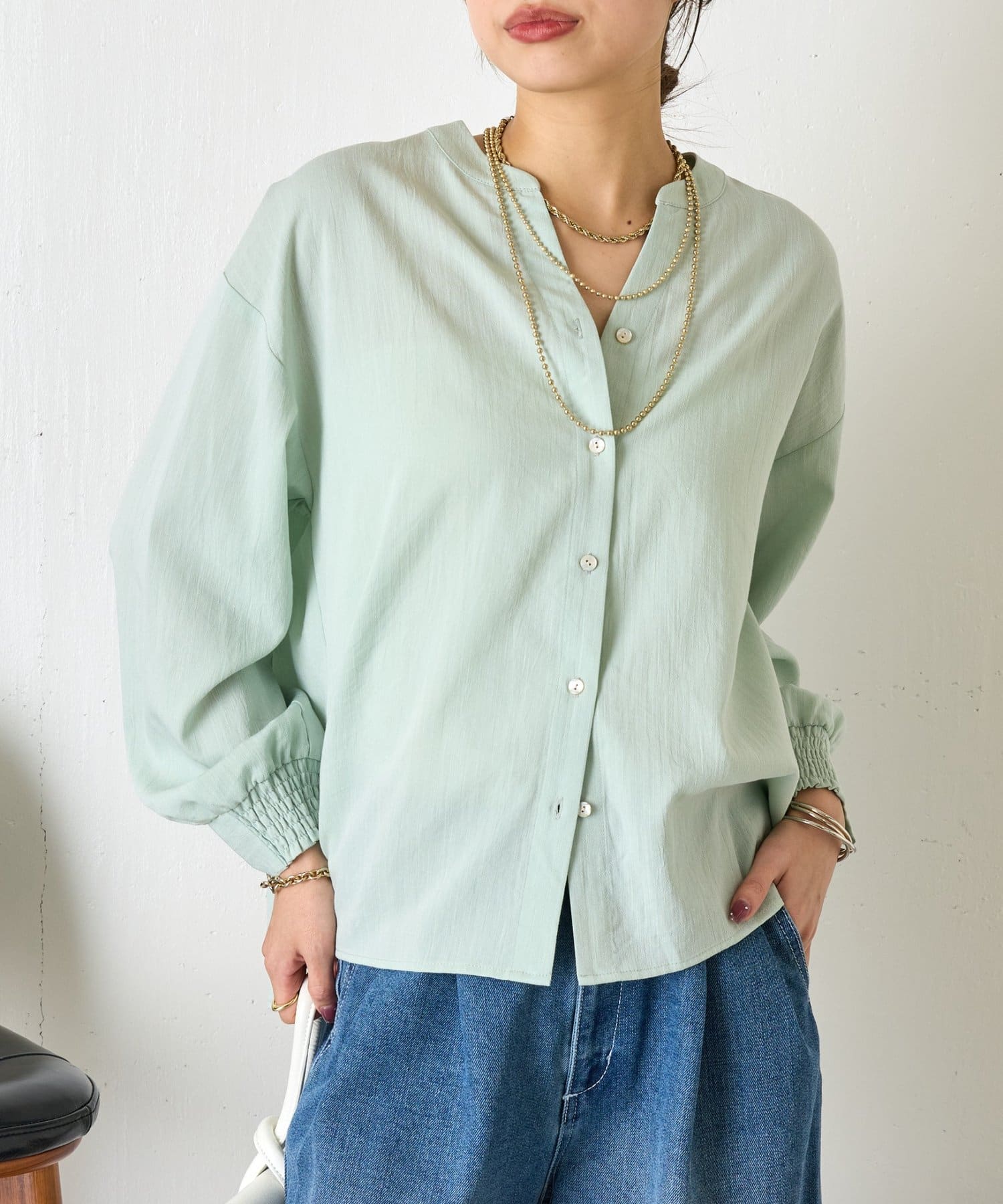 Jena　espace merveilleux(ジェナ　エスパスメルヴェイユ) スリット配色スキッパーシャツ