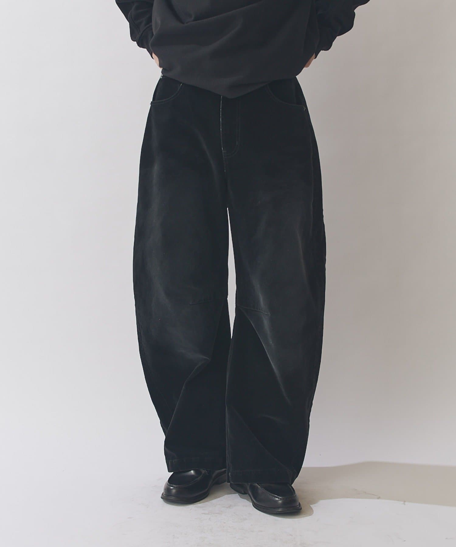 Lui's(ルイス) フロッキーカーブデニムパンツ