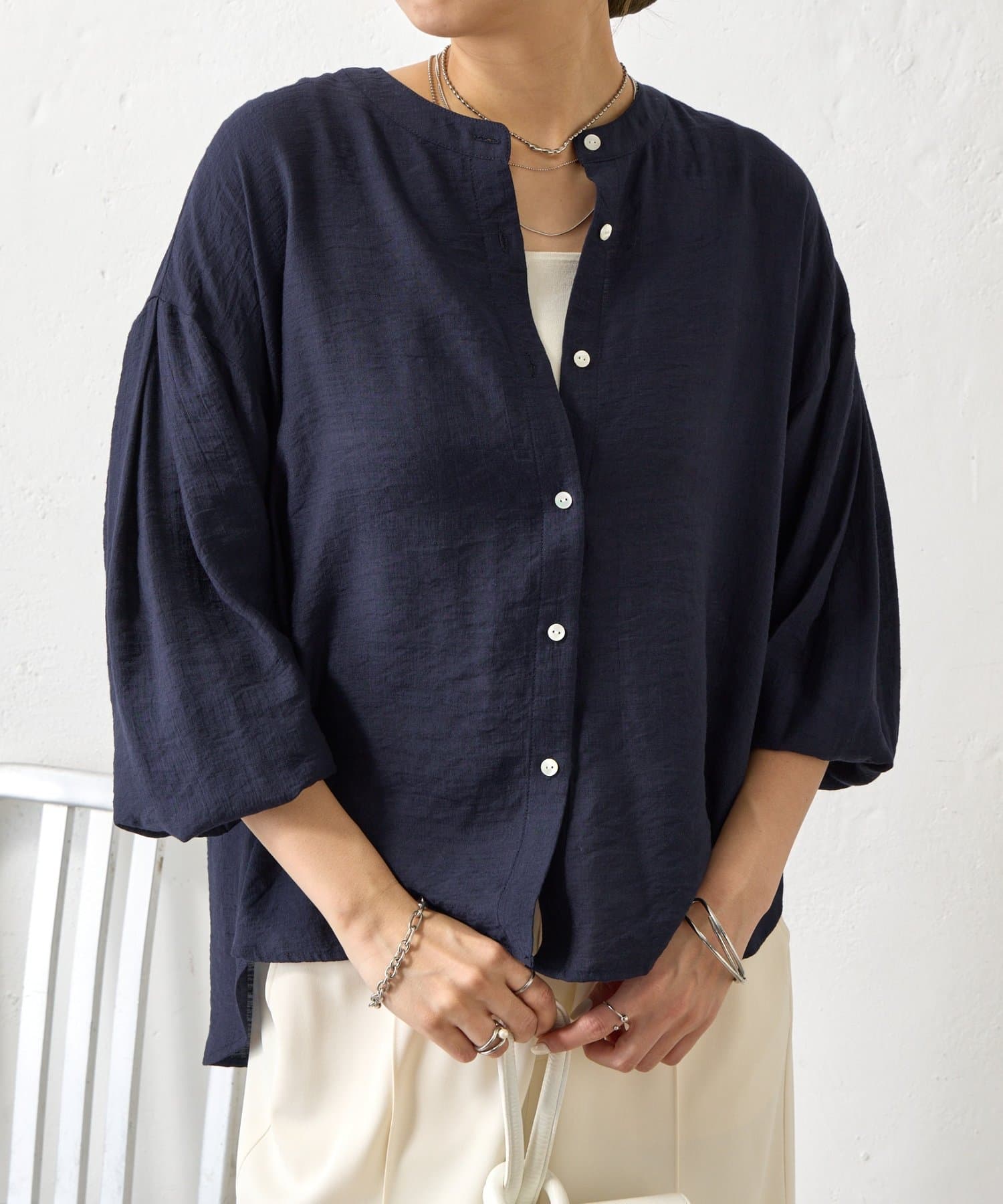Jena　espace merveilleux(ジェナ　エスパスメルヴェイユ) 【後ろ姿まで、抜かりなく】リネンライクバックタックシャツ