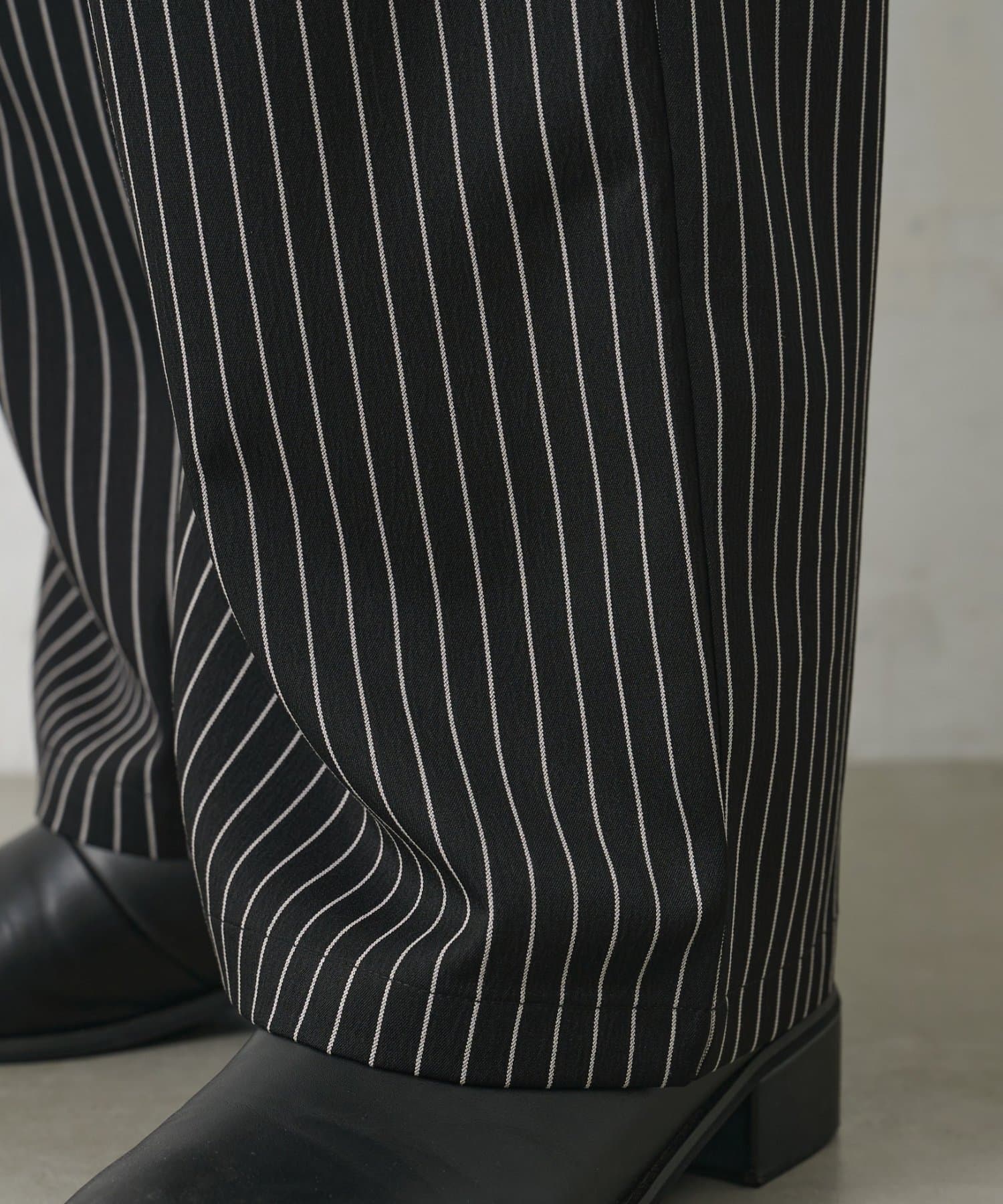 COLONY 2139(コロニー トゥーワンスリーナイン) ピンストライプイージーパンツ