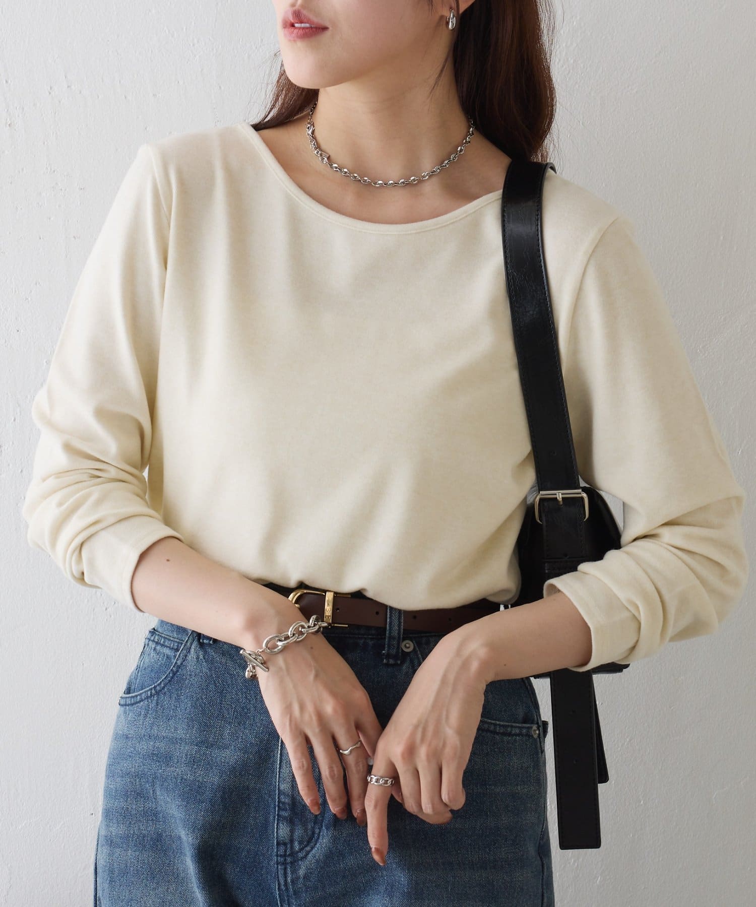 COLONY 2139(コロニー トゥーワンスリーナイン) 起毛フラッフィー前後2WAYネックプルオーバー