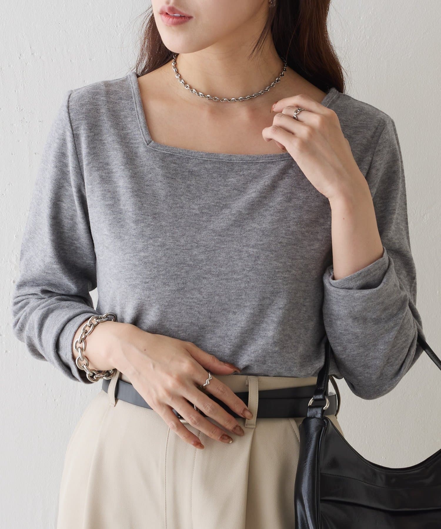 COLONY 2139(コロニー トゥーワンスリーナイン) 起毛フラッフィー前後2WAYネックプルオーバー