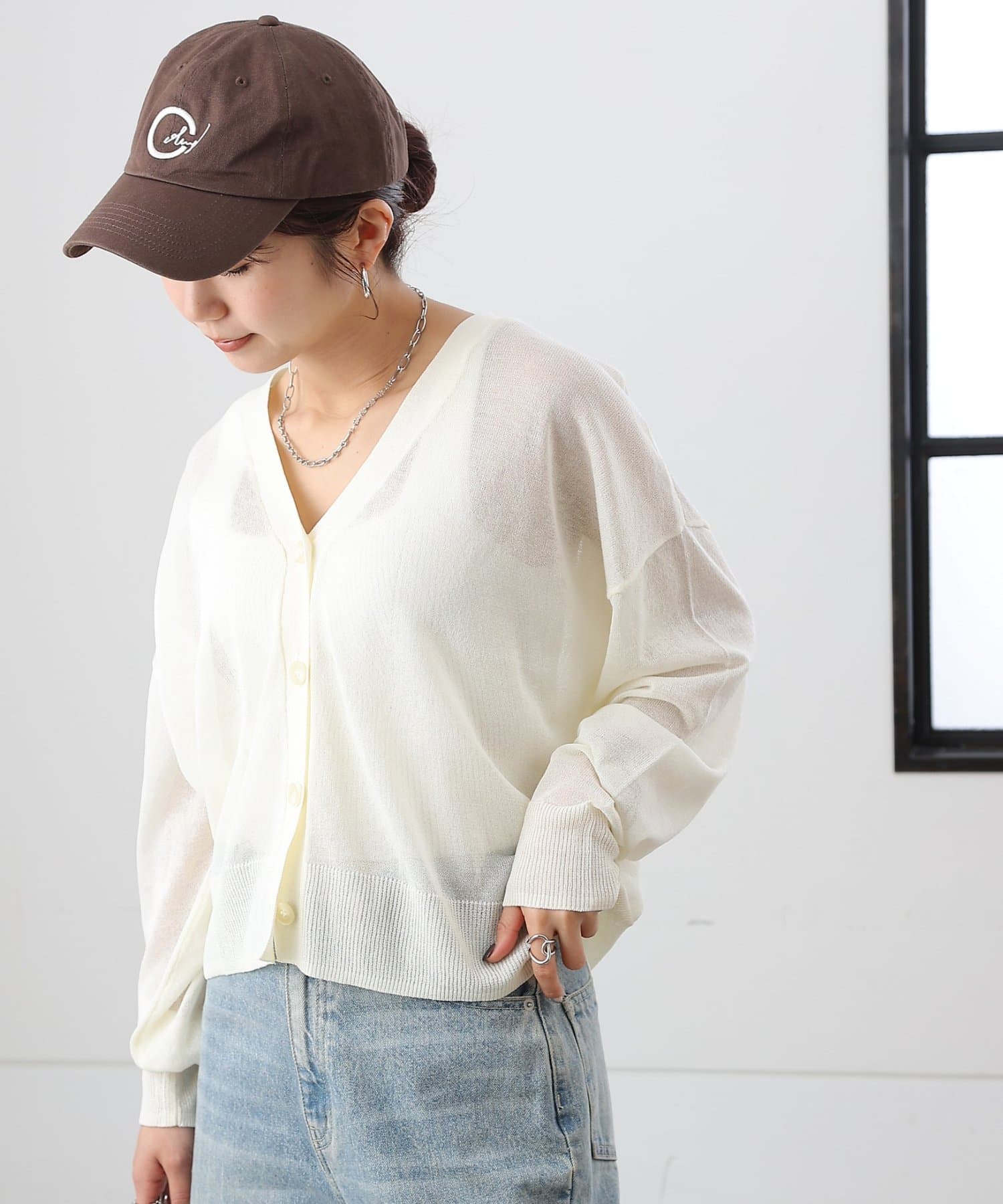 COLONY 2139(コロニー トゥーワンスリーナイン) シアーVネックカーディガン