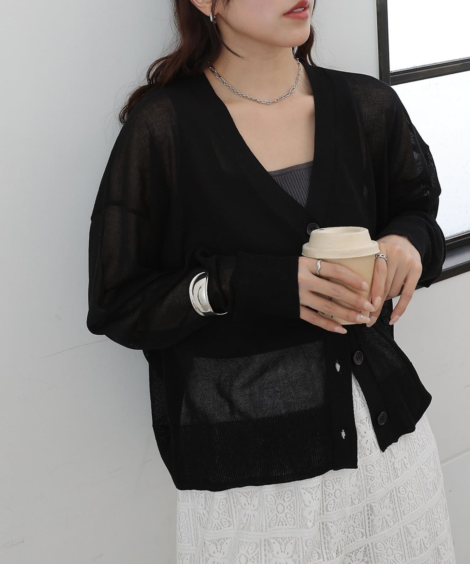 COLONY 2139(コロニー トゥーワンスリーナイン) シアーVネックカーディガン