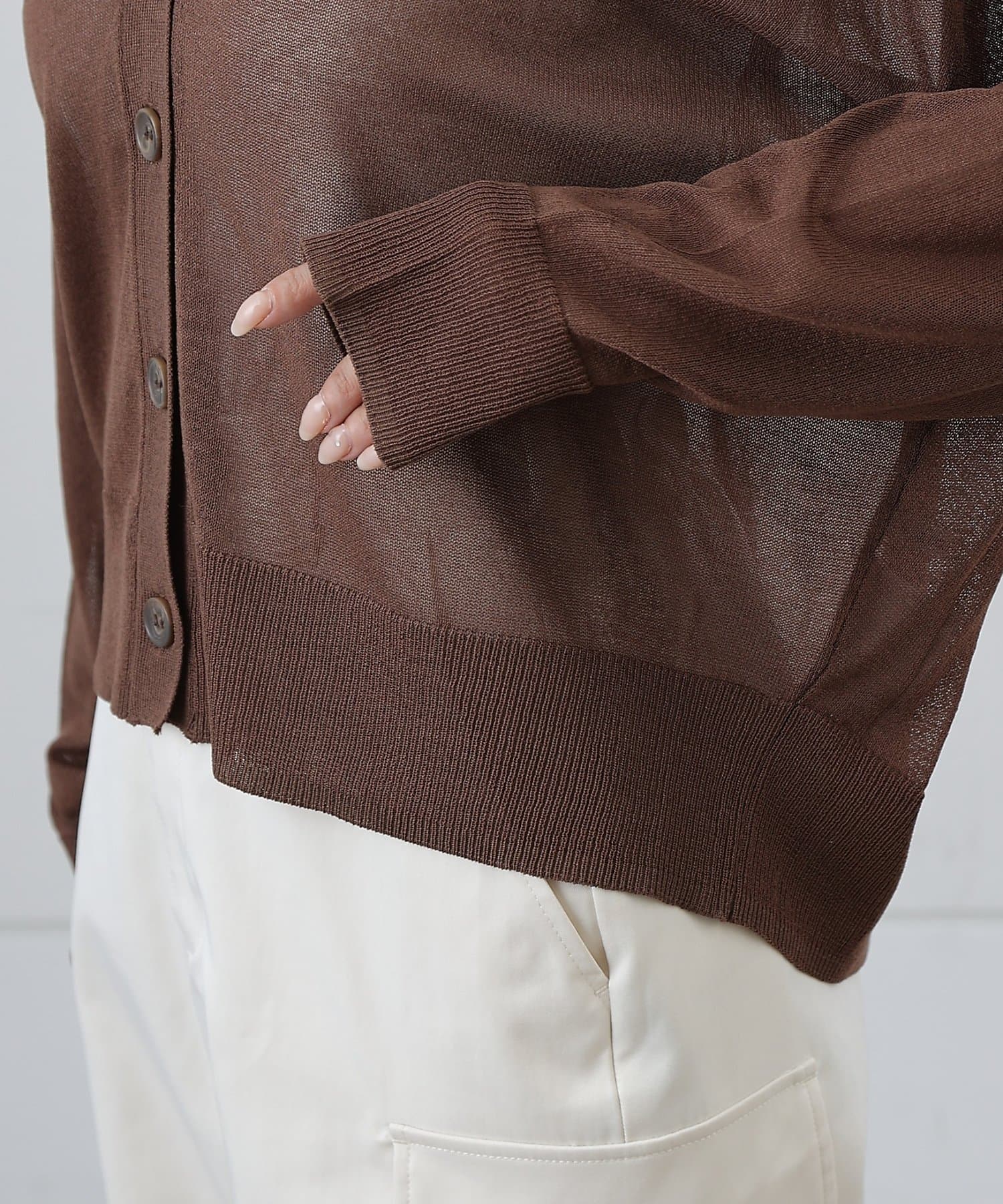 COLONY 2139(コロニー トゥーワンスリーナイン) シアーVネックカーディガン