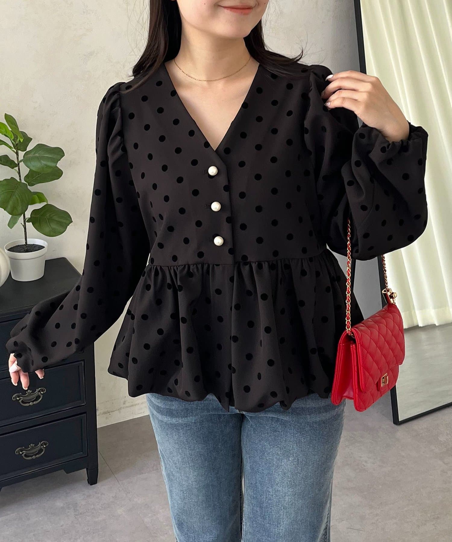 prose verse(プロズヴェール) ドットパフスリーブVネックバルーンペプラムブラウス