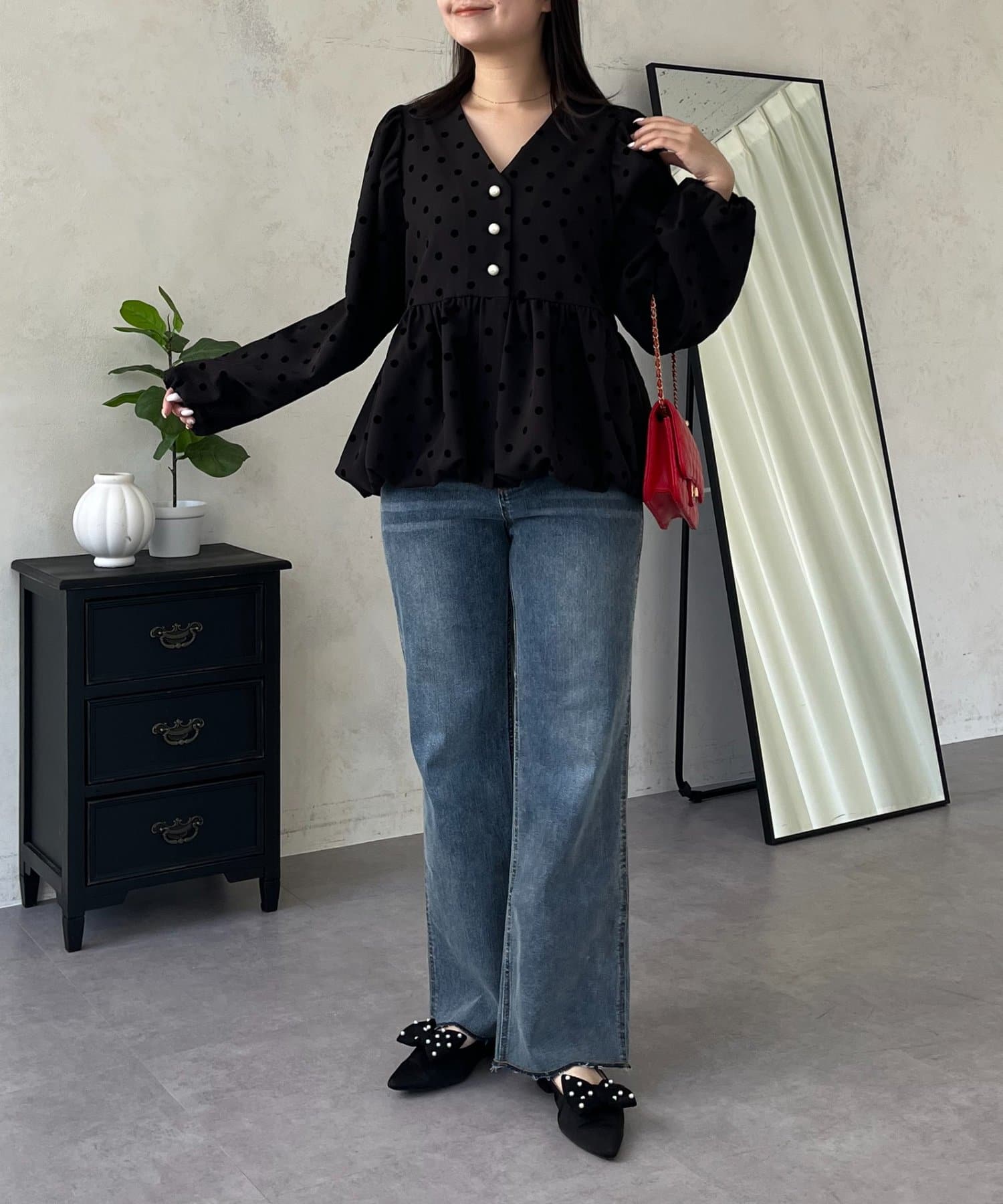 prose verse(プロズヴェール) ドットパフスリーブVネックバルーンペプラムブラウス