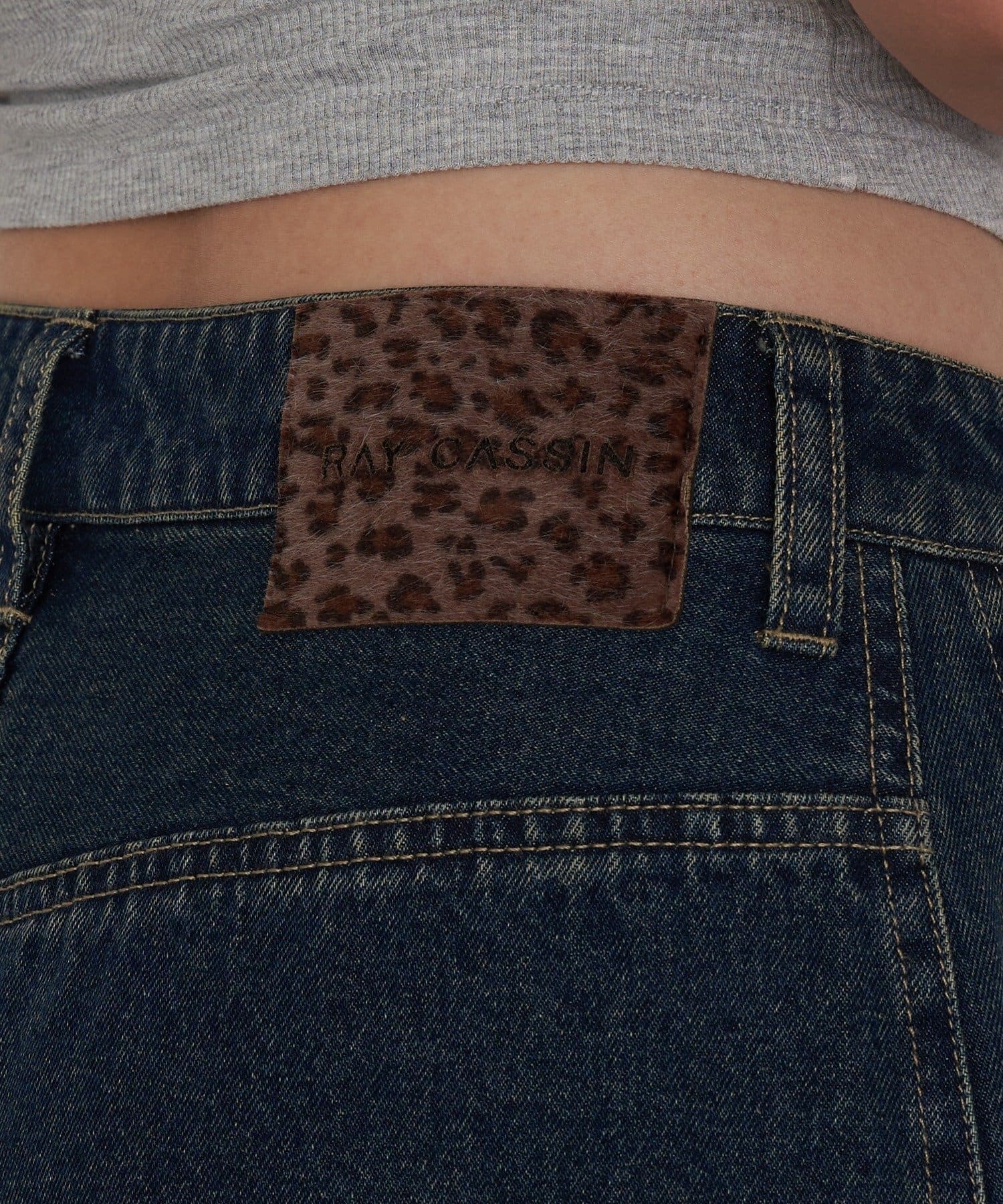 RAY CASSIN(レイカズン) 【～1/18(日)パルクロ限定価格】デザイン切替デニム