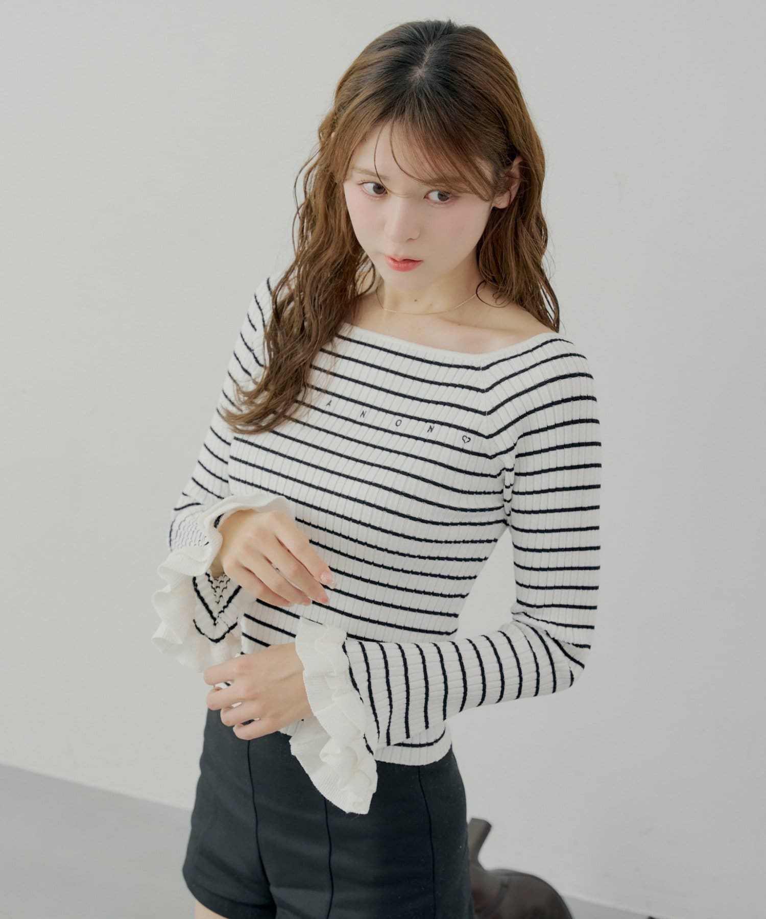 Chico(チコ) 袖フレアニット