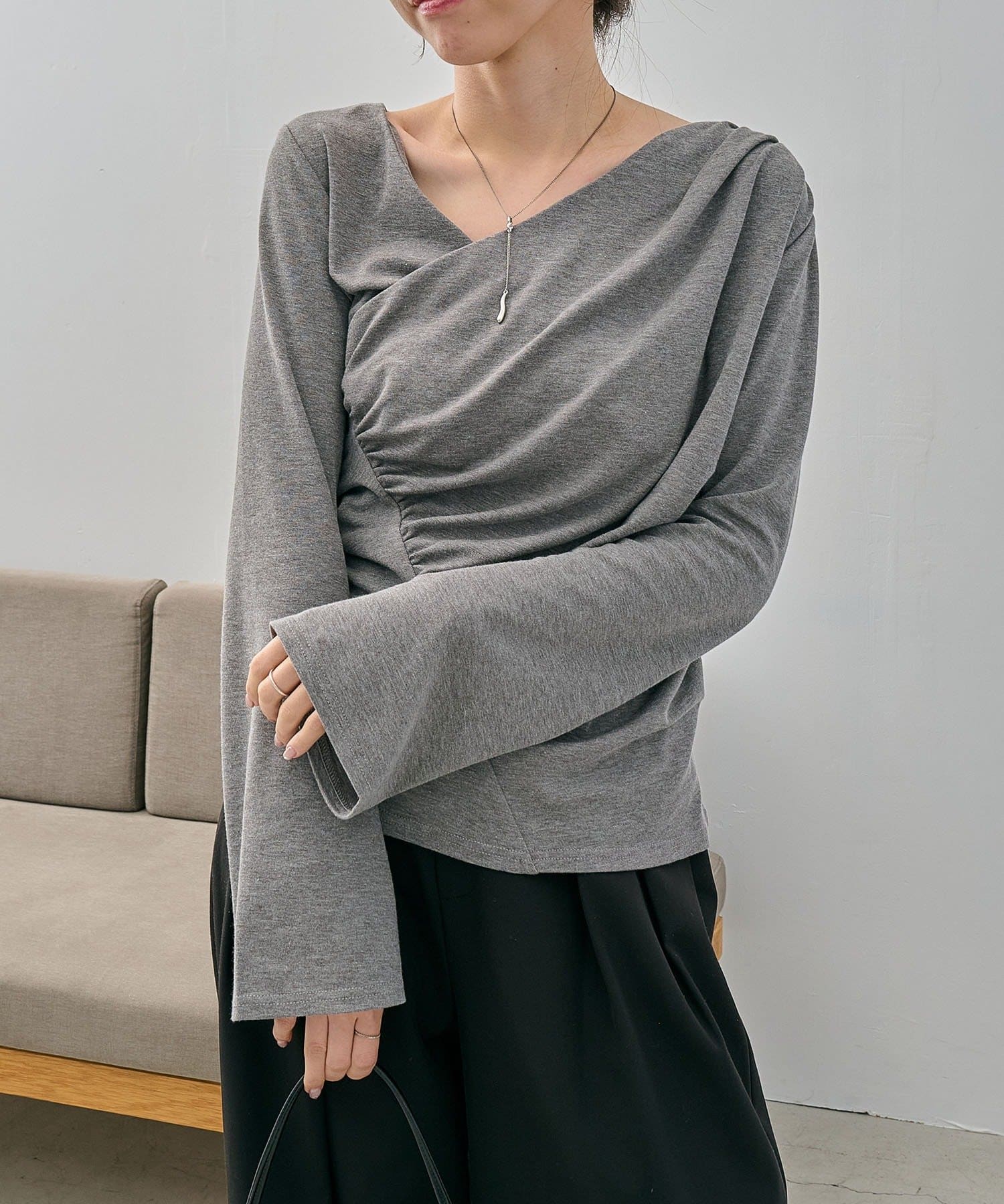 CAPRICIEUX LE'MAGE(カプリシュレマージュ) ドレープアシメネックT